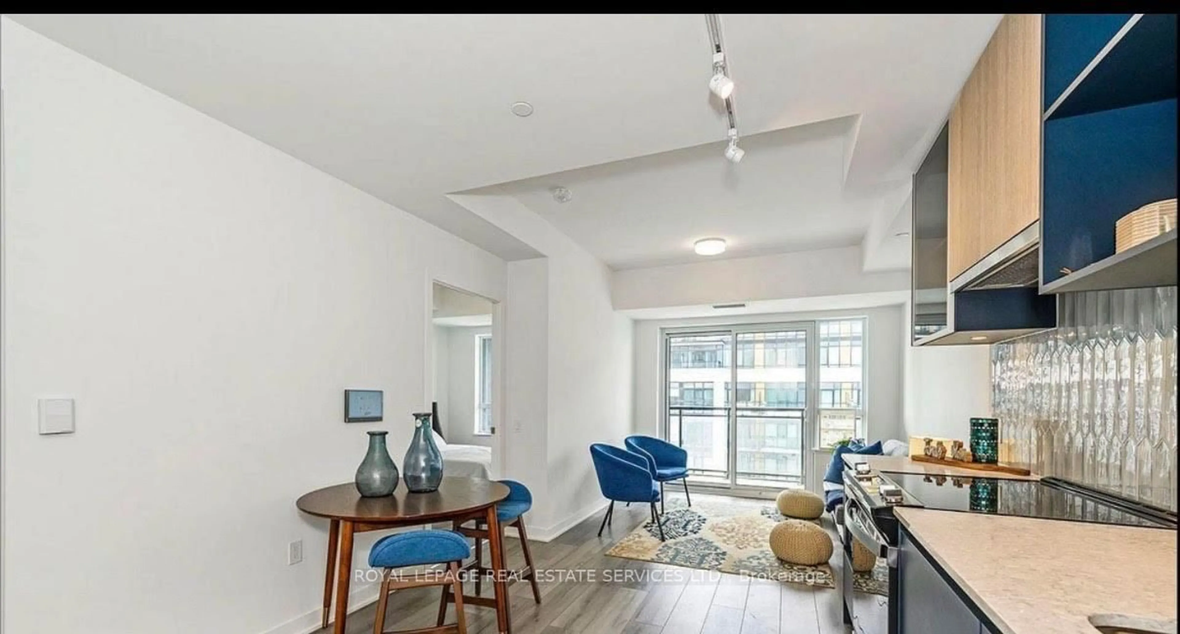 Living room with furniture, unknown for 395 Dundas St #820, Oakville Ontario L6M 4M2