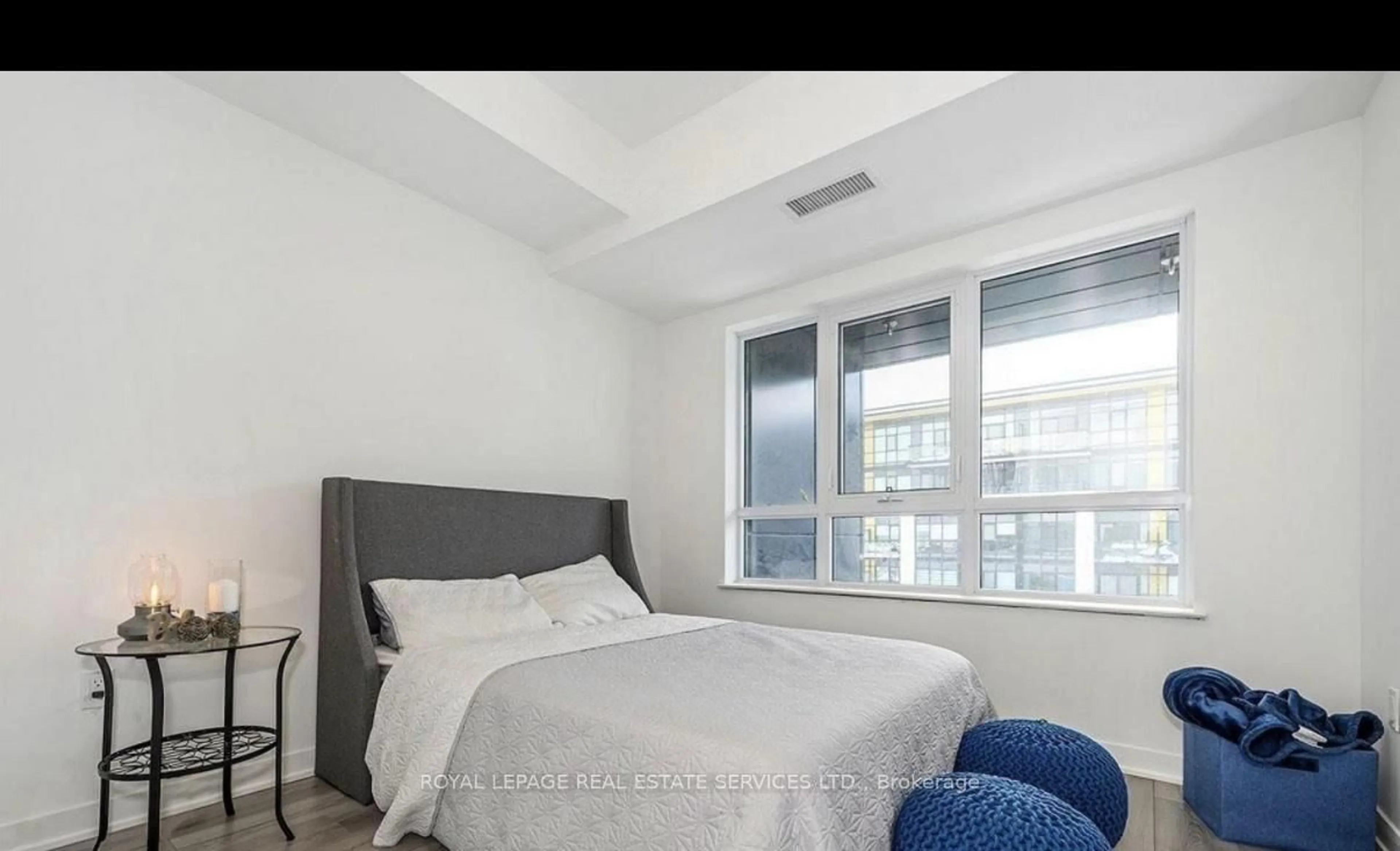 Bedroom with bed, unknown for 395 Dundas St #820, Oakville Ontario L6M 4M2