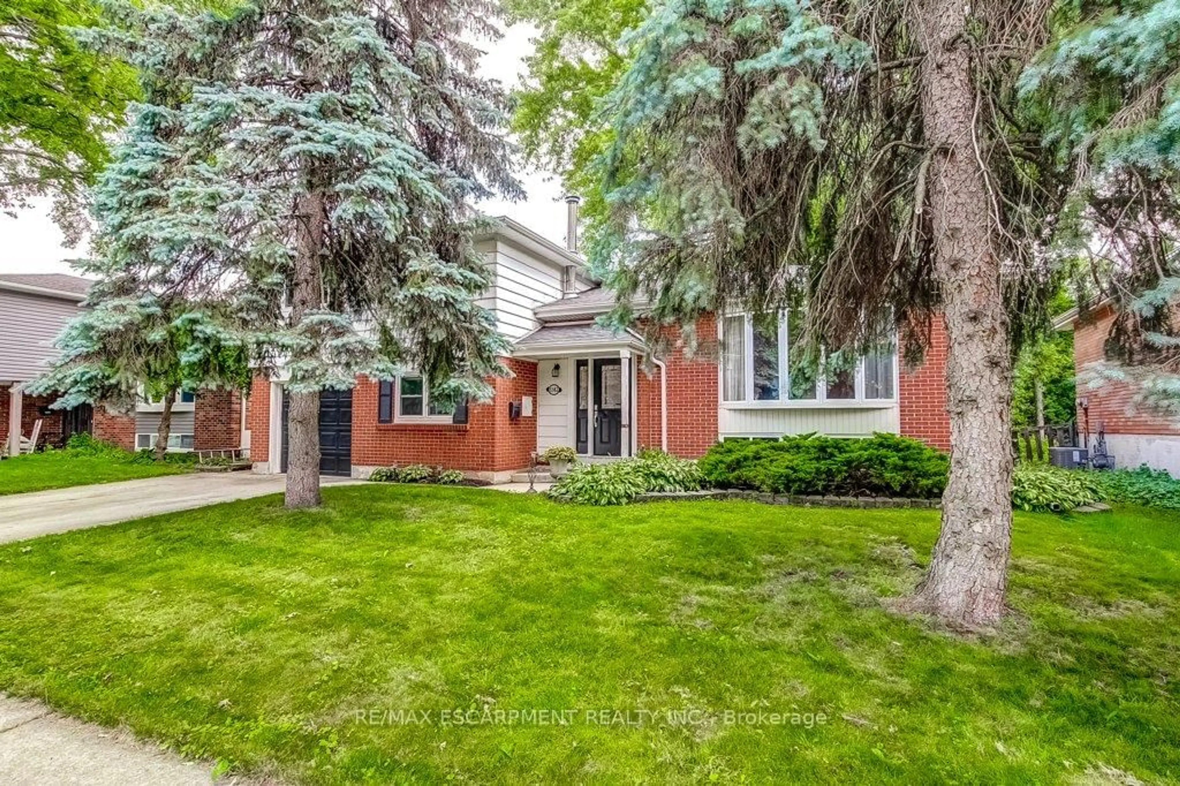 Home with brick exterior material, street for 5342 Linbrook Rd, Burlington Ontario L7L 3T9