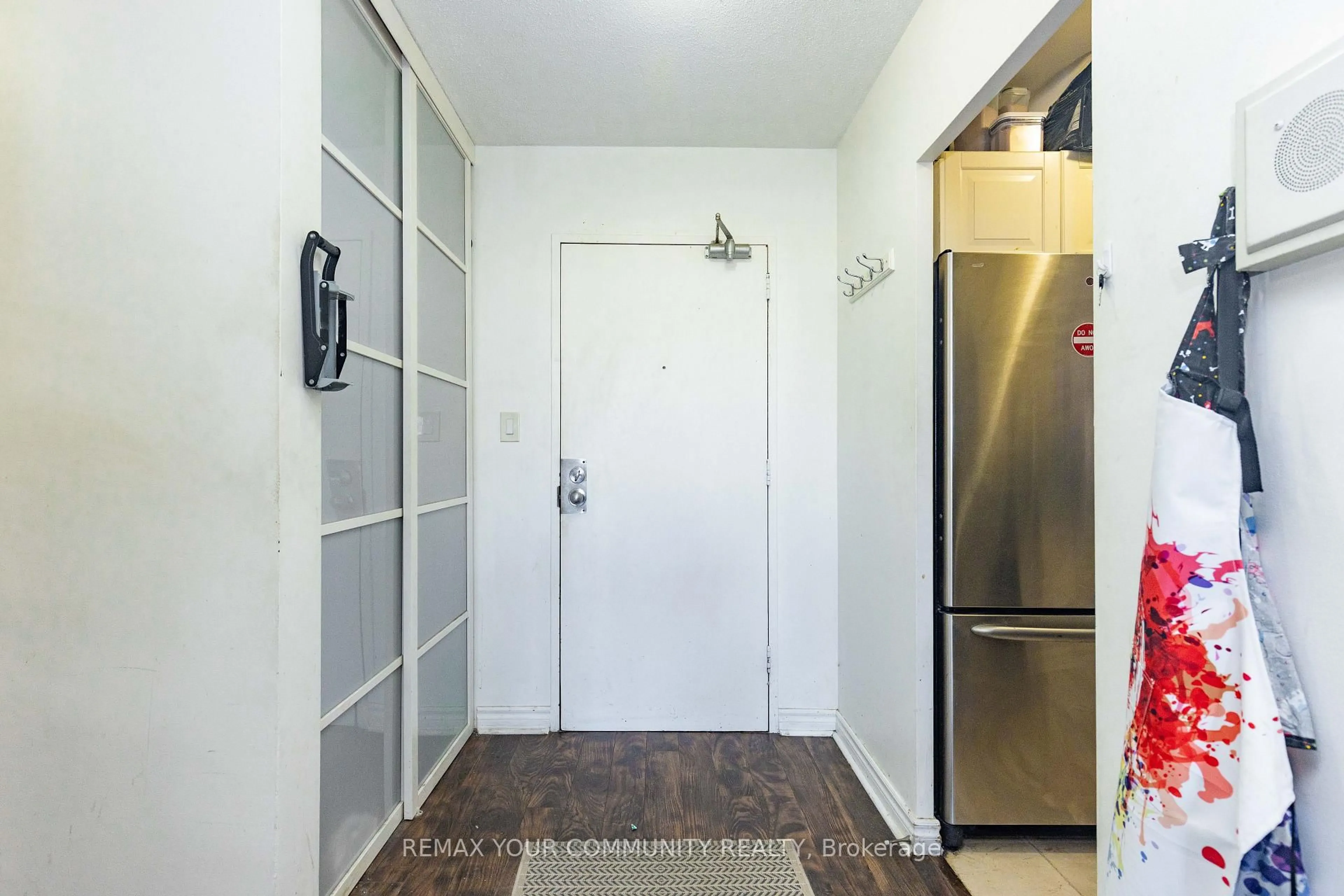Indoor entryway for 85 Emmett Ave #708, Toronto Ontario M6M 5A2