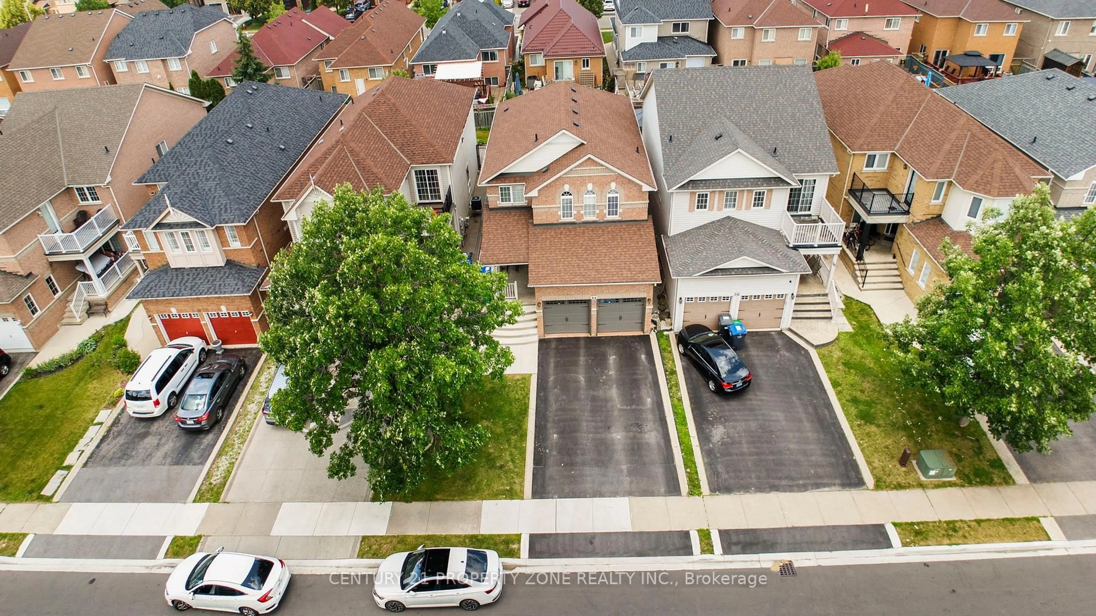 A pic from outside/outdoor area/front of a property/back of a property/a pic from drone, street for 54 Dwellers Rd, Brampton Ontario L6X 5C1