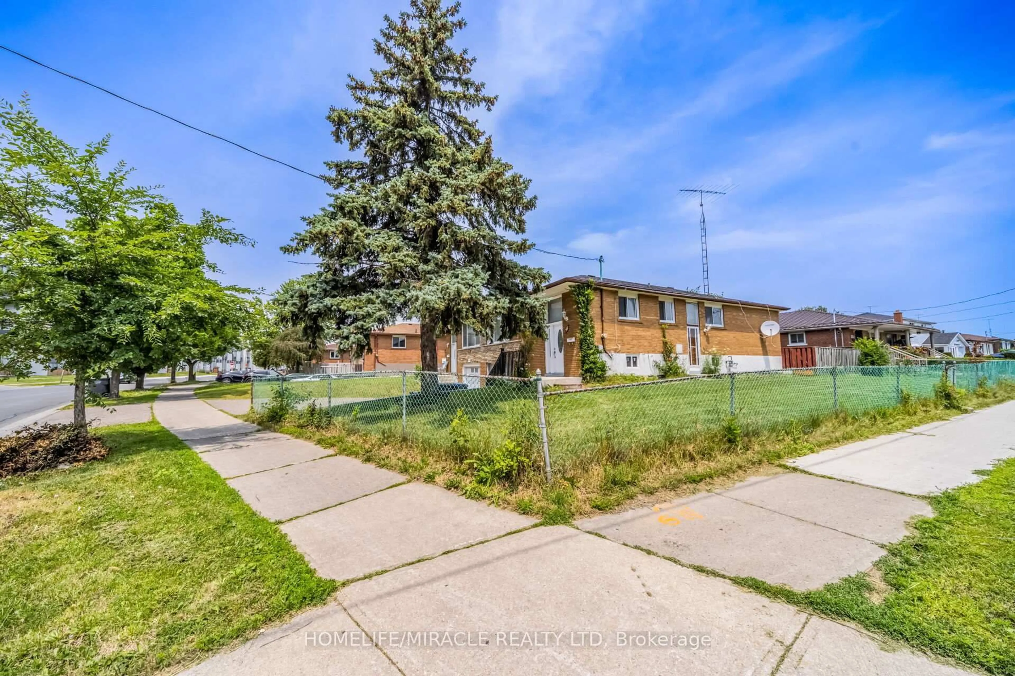 Unknown for 7187 Darcel Ave, Mississauga Ontario L4T 2X3