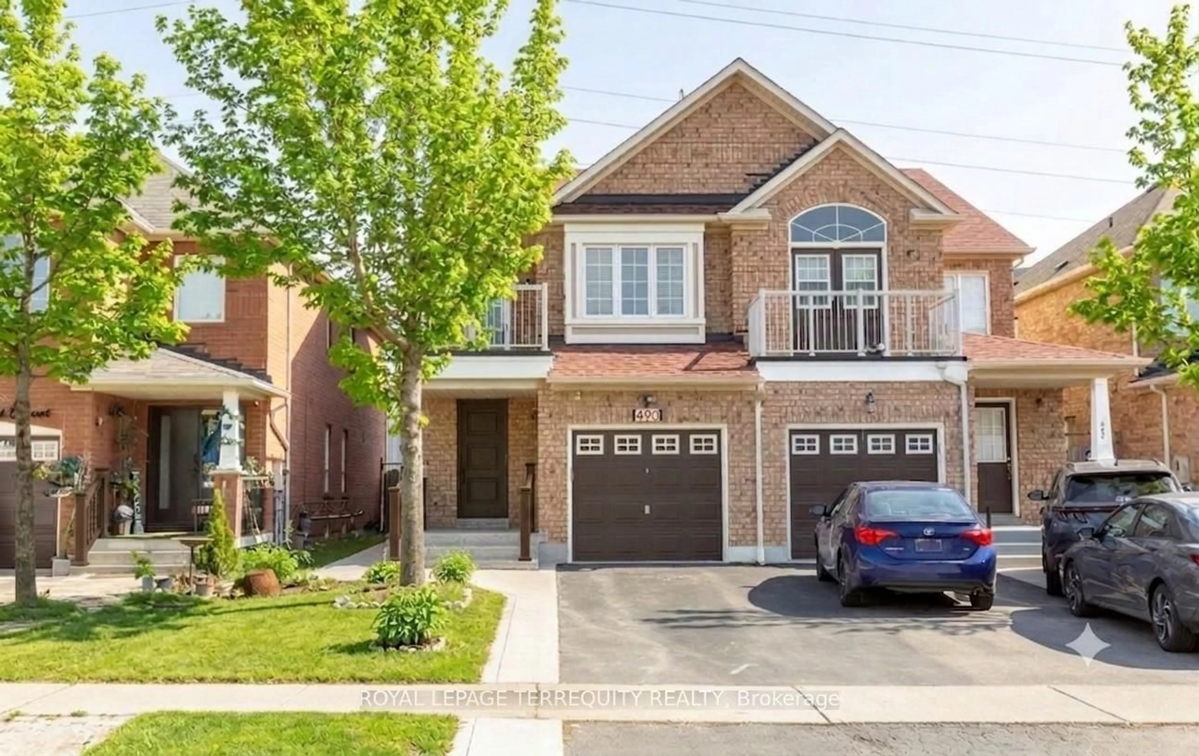 Home with brick exterior material, street for 490 Orange Walk Cres, Mississauga Ontario L5R 0A5