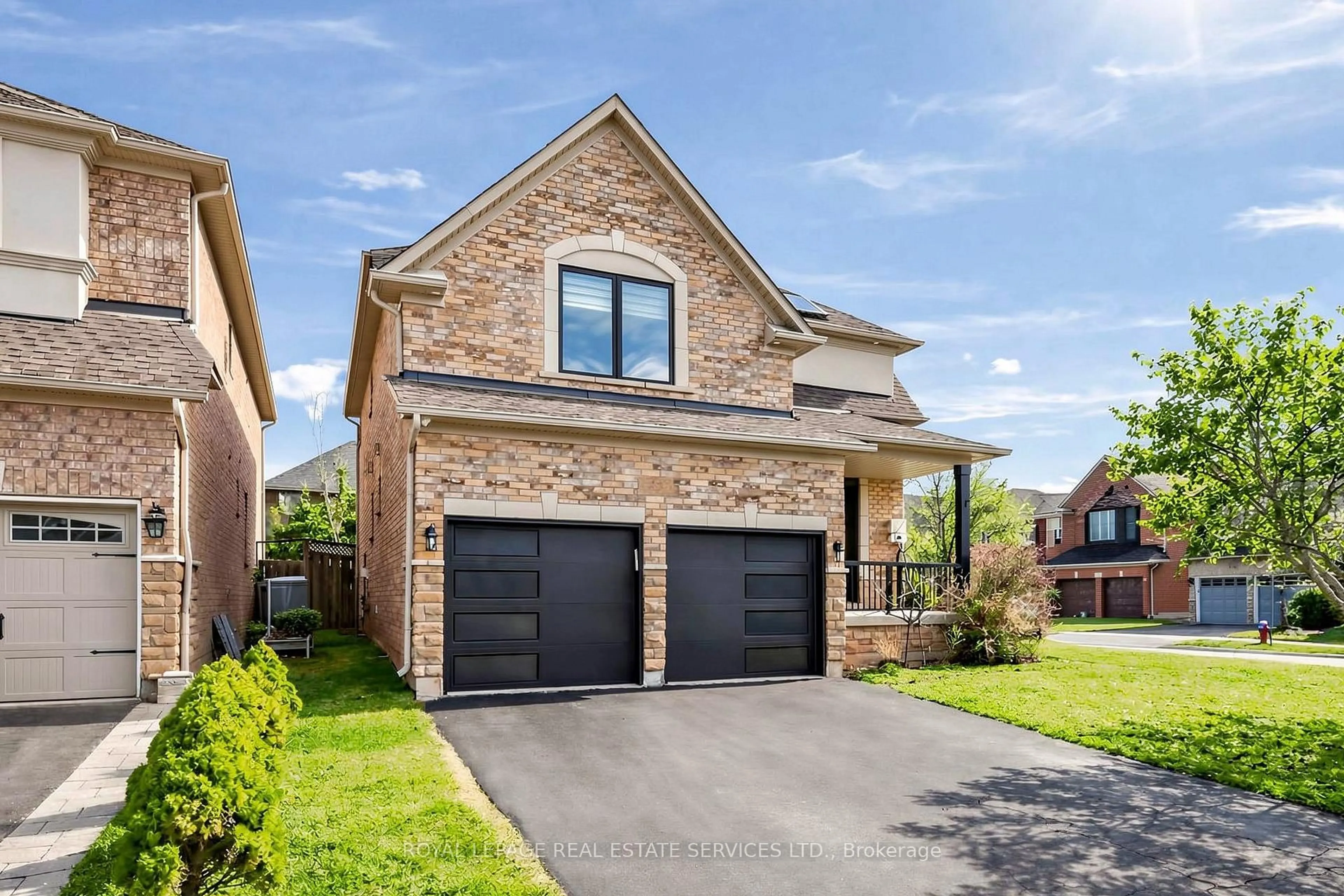 Home with brick exterior material, street for 2353 Woodcrest Dr, Oakville Ontario L6M 4S2