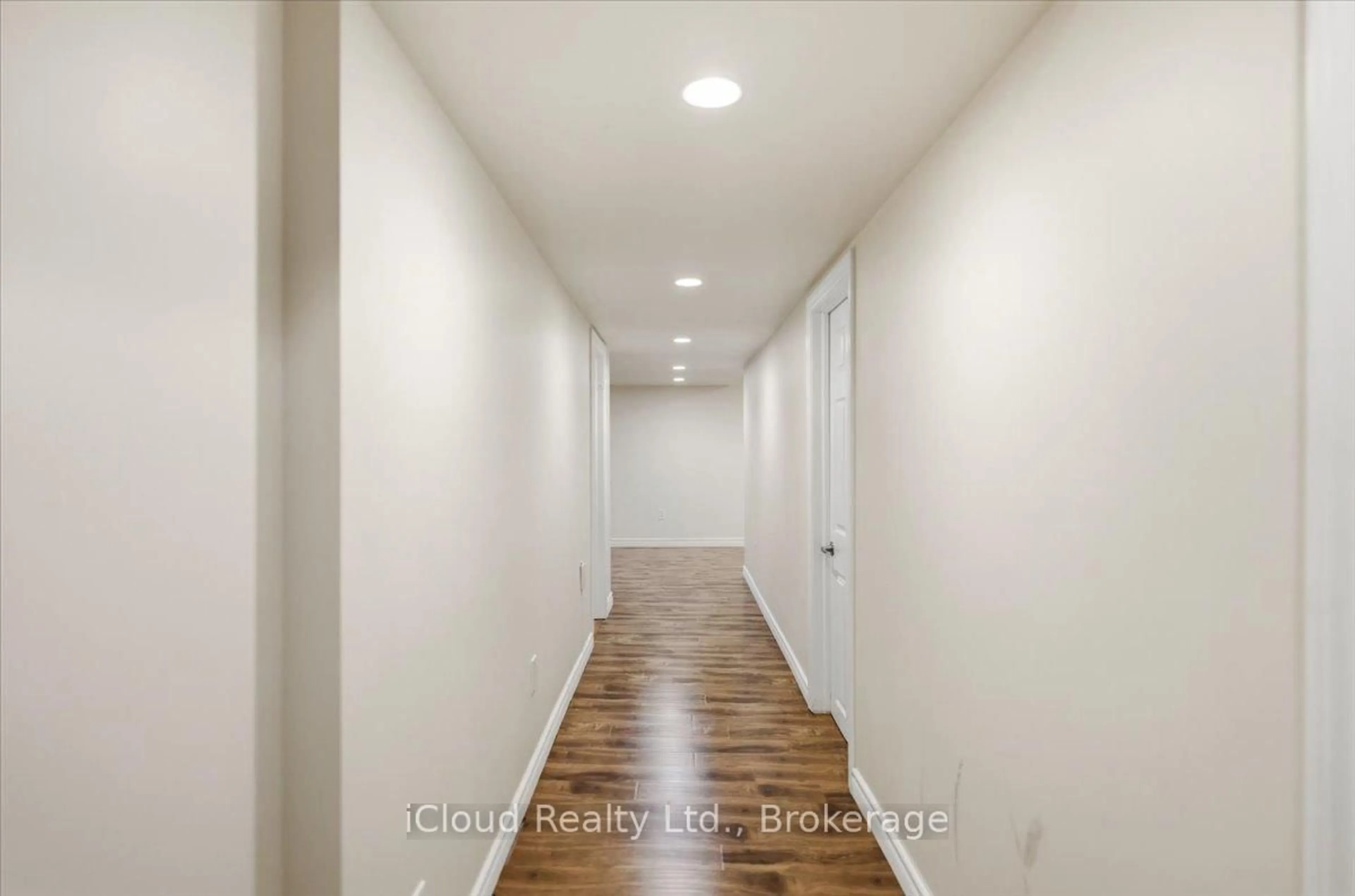Indoor entryway for 270 Whetham Hts, Milton Ontario L9T 0N7