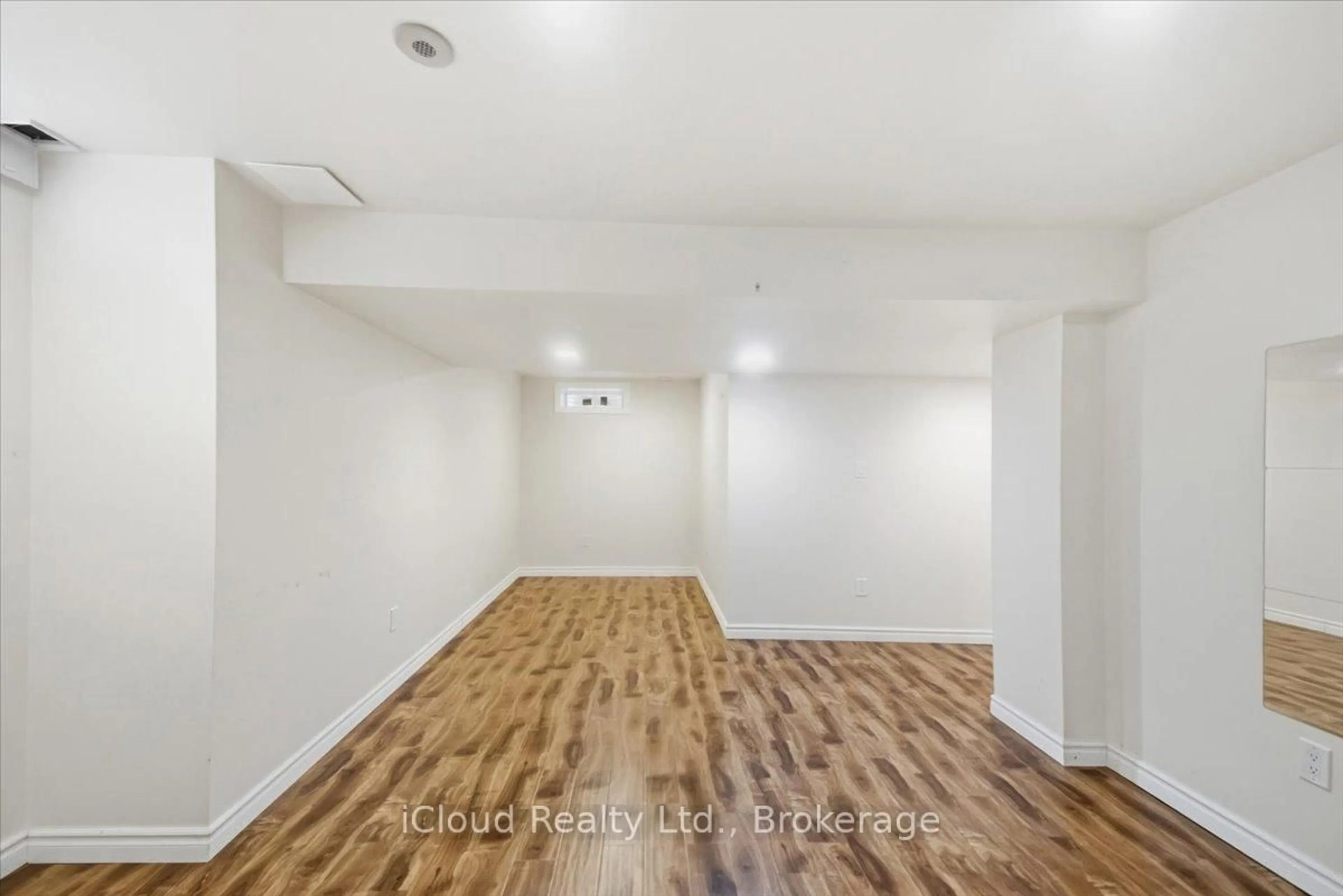 A pic of a room for 270 Whetham Hts, Milton Ontario L9T 0N7
