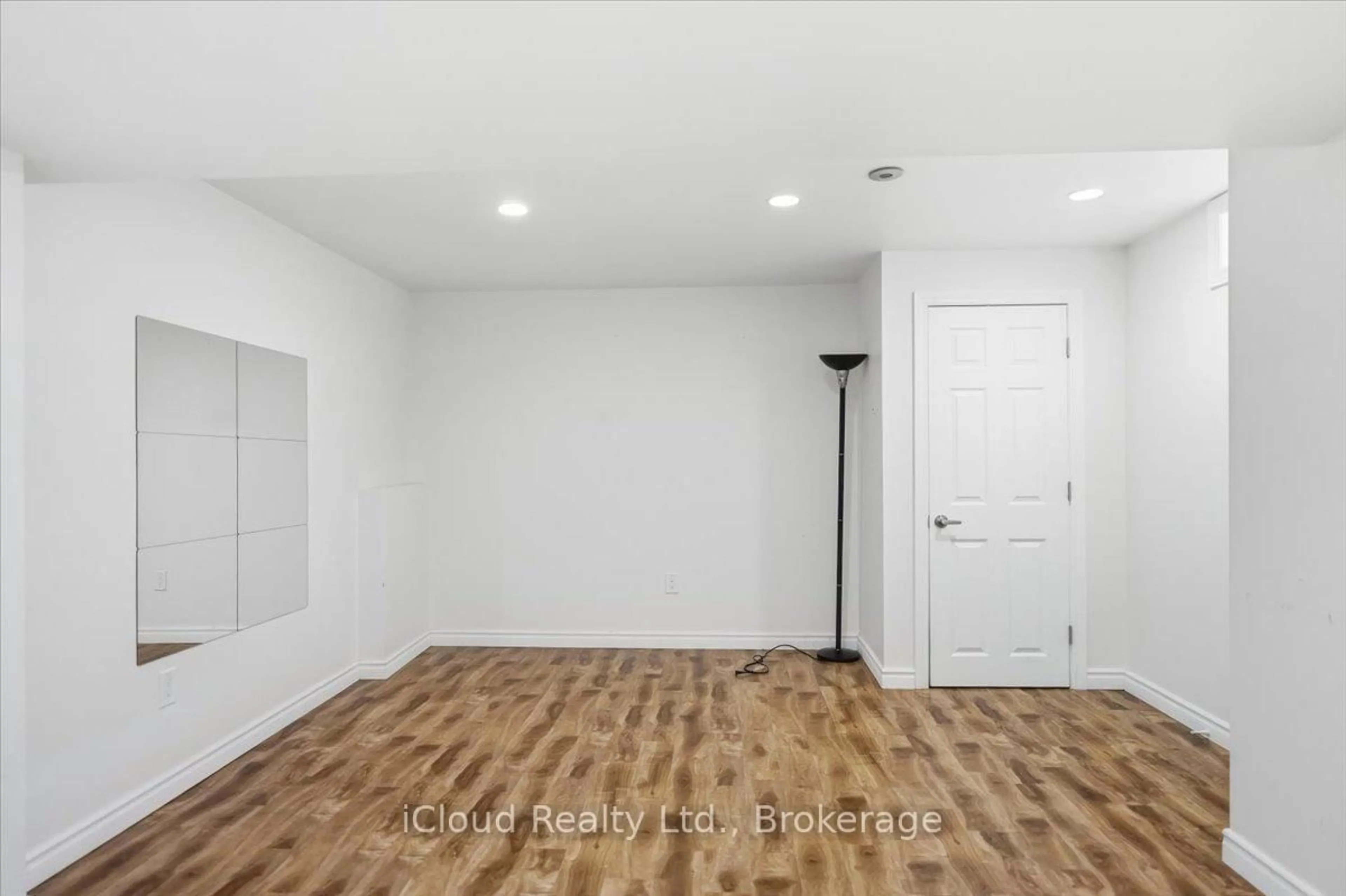 A pic of a room for 270 Whetham Hts, Milton Ontario L9T 0N7