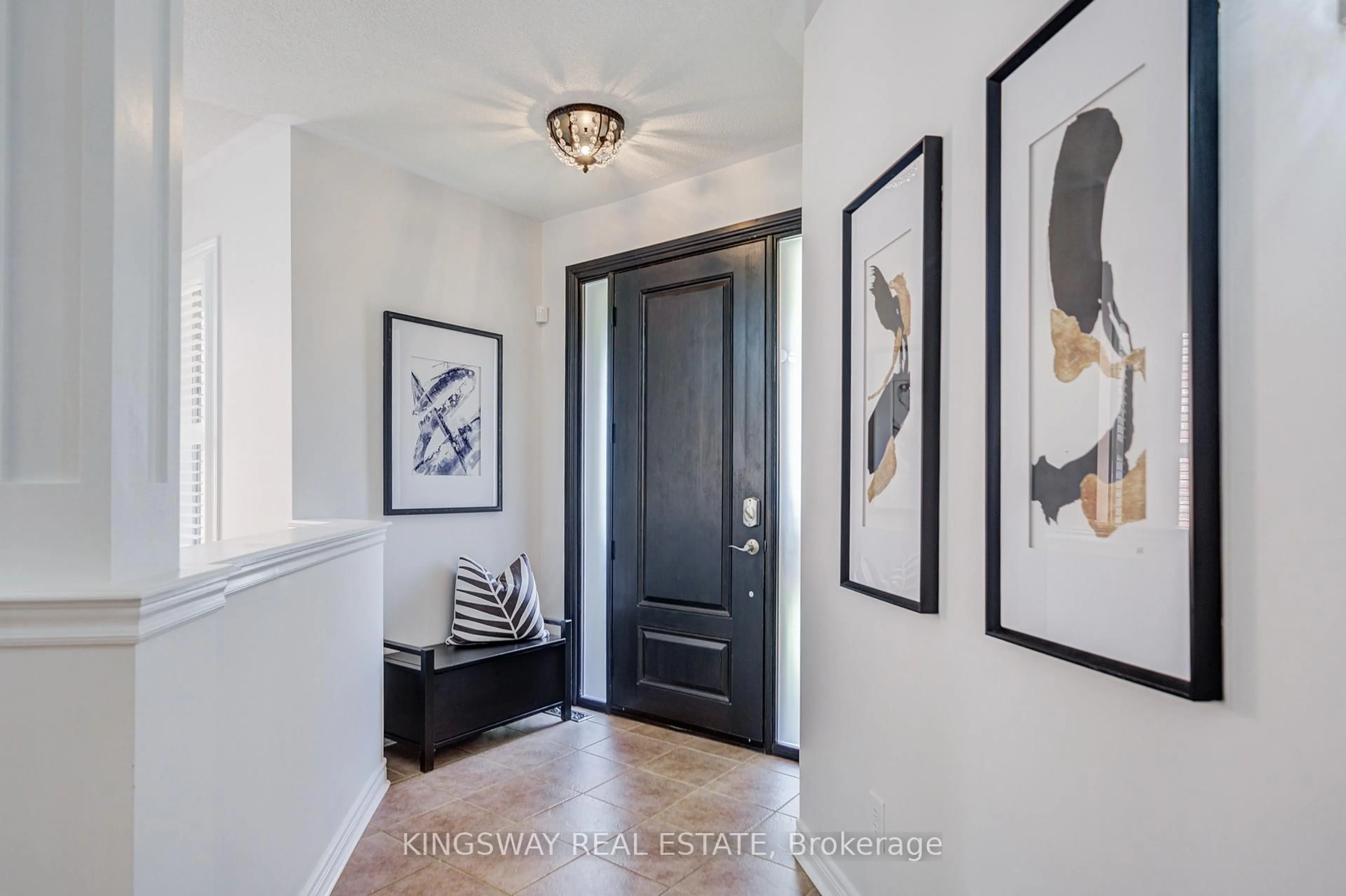 Indoor entryway for 2083 Willhaven Tr, Oakville Ontario L6M 5G3