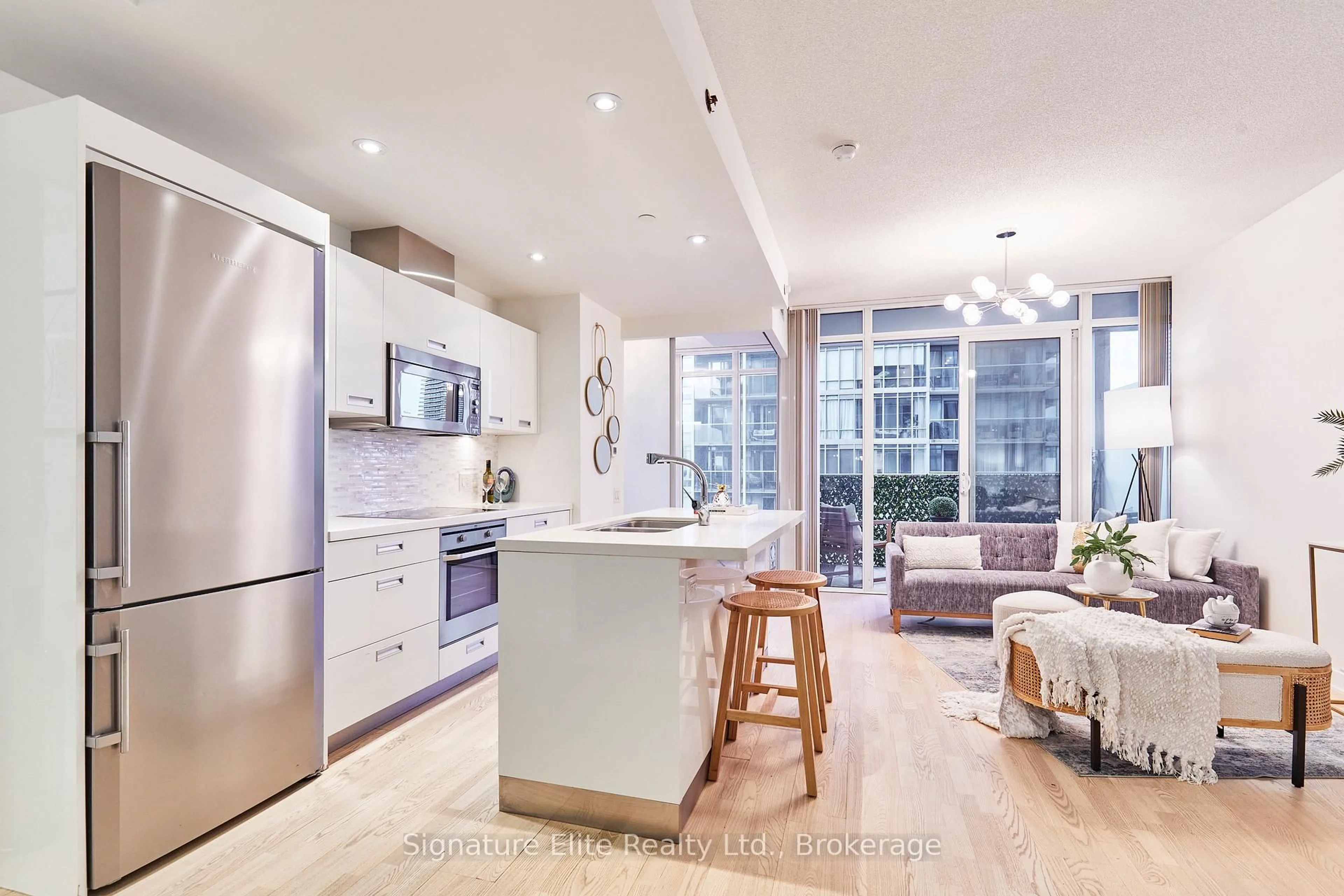 Open concept kitchen, unknown for 88 Park Lawn Rd #1210, Toronto Ontario M8Y 0B5