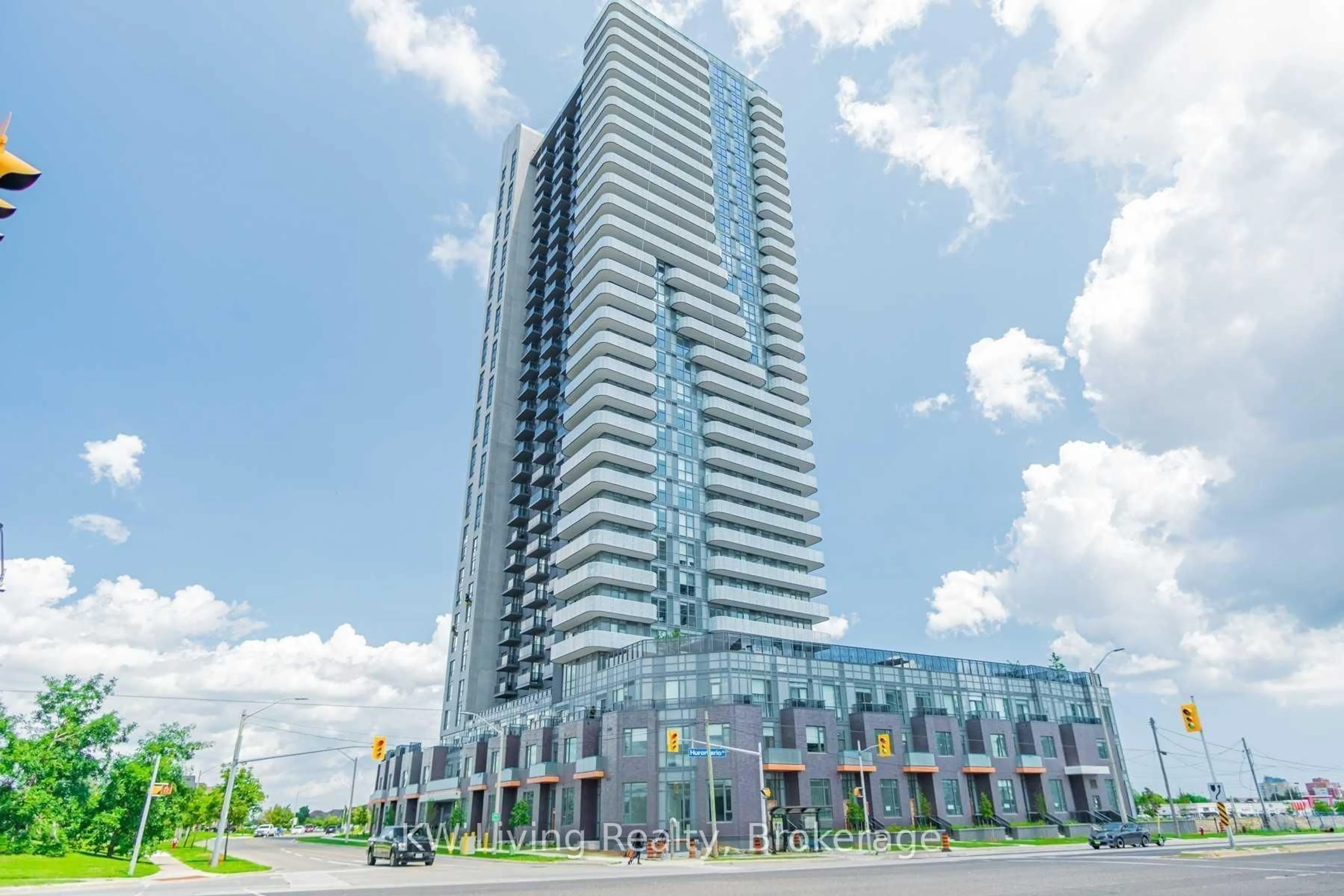 Indoor foyer for 8 Nahani Way #2720, Mississauga Ontario L4Z 0C6