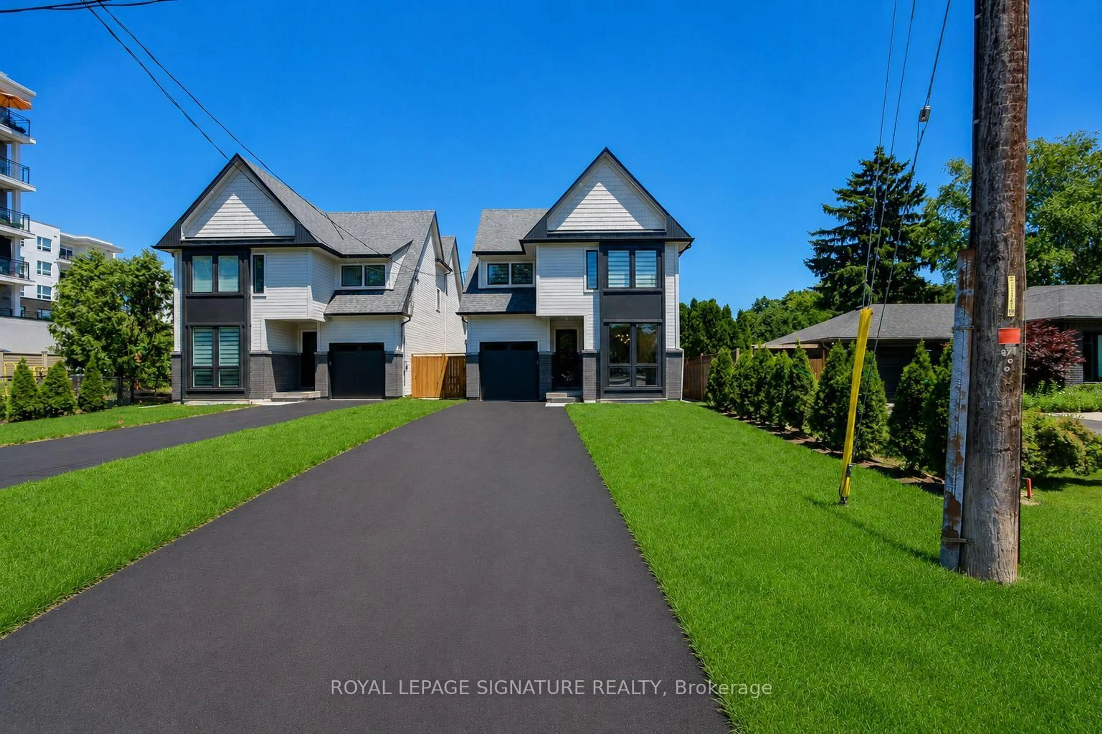 A pic from outside/outdoor area/front of a property/back of a property/a pic from drone, street for 971 Filmandale Rd, Burlington Ontario L7T 2Z2