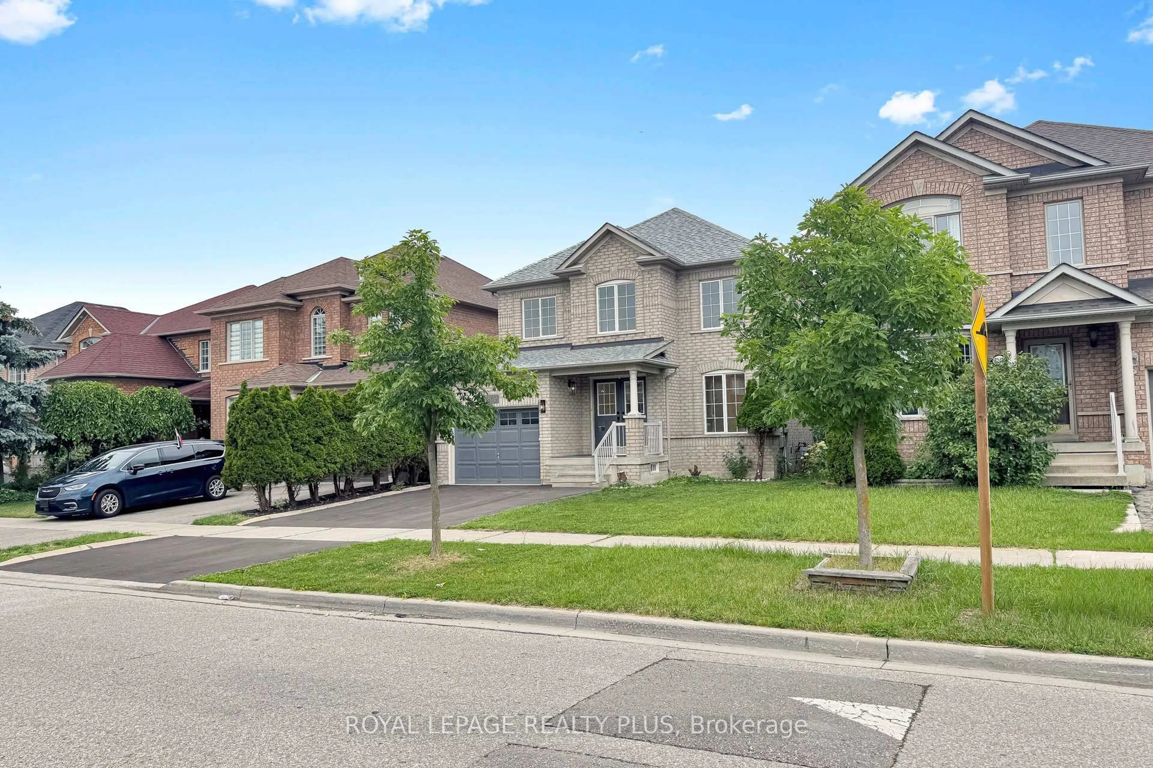 Home with brick exterior material, street for 3249 Mcdowell Dr, Mississauga Ontario L5M 6S4