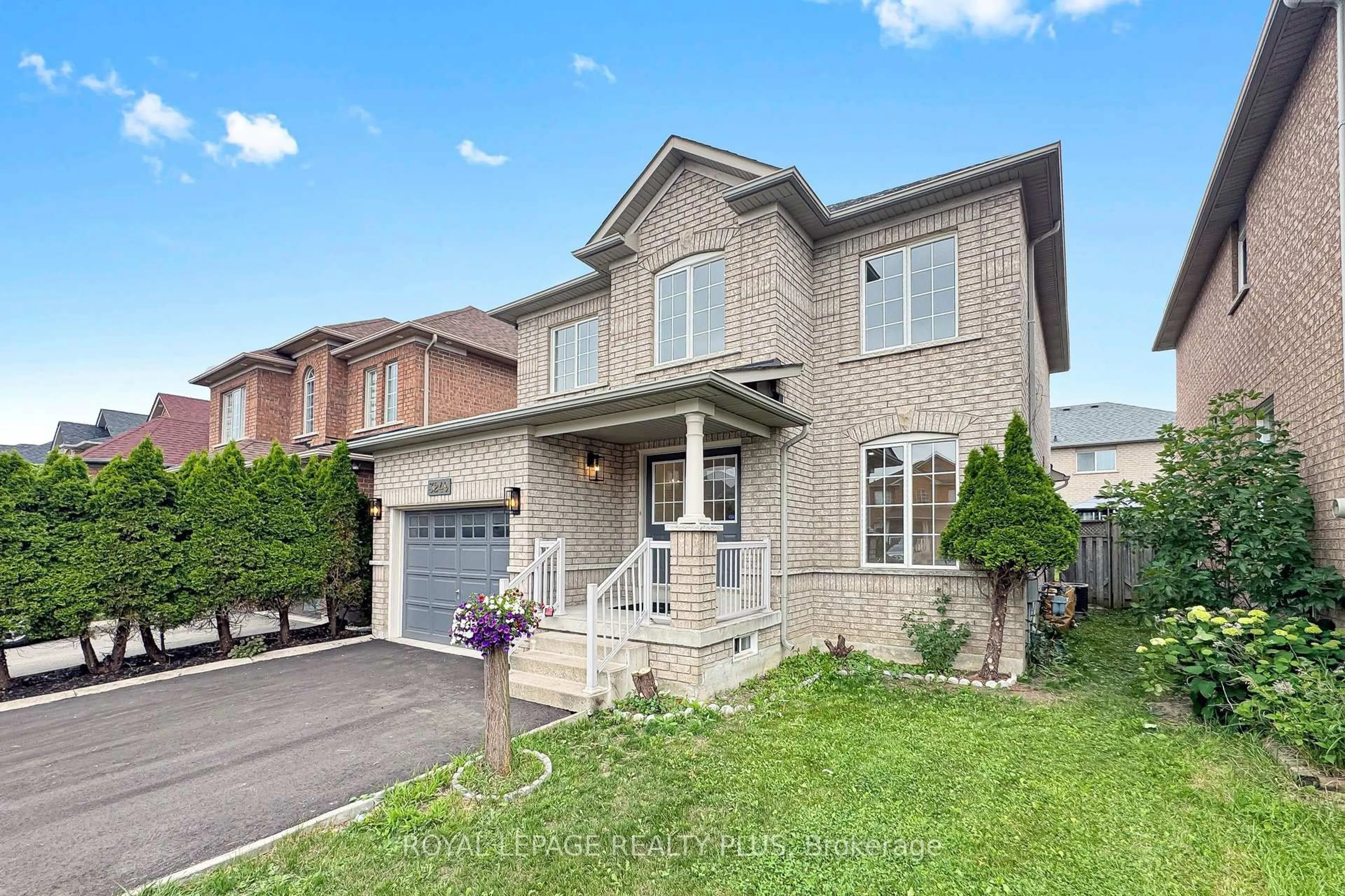 Home with brick exterior material, street for 3249 Mcdowell Dr, Mississauga Ontario L5M 6S4