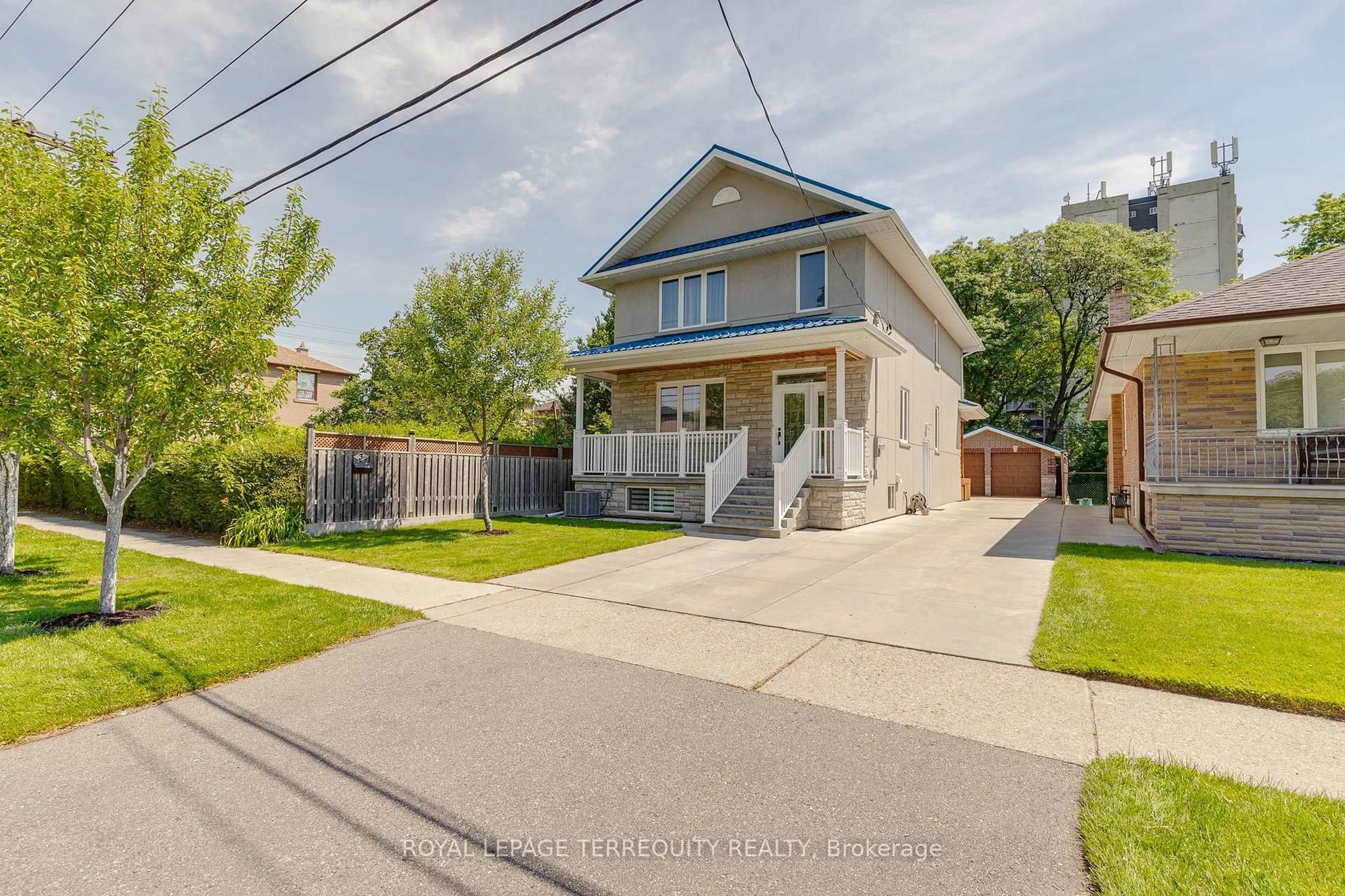 A pic from outside/outdoor area/front of a property/back of a property/a pic from drone, street for 3 Gair Dr, Toronto Ontario M8W 4P2