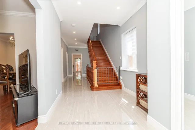 3 Gair Dr, Toronto 5