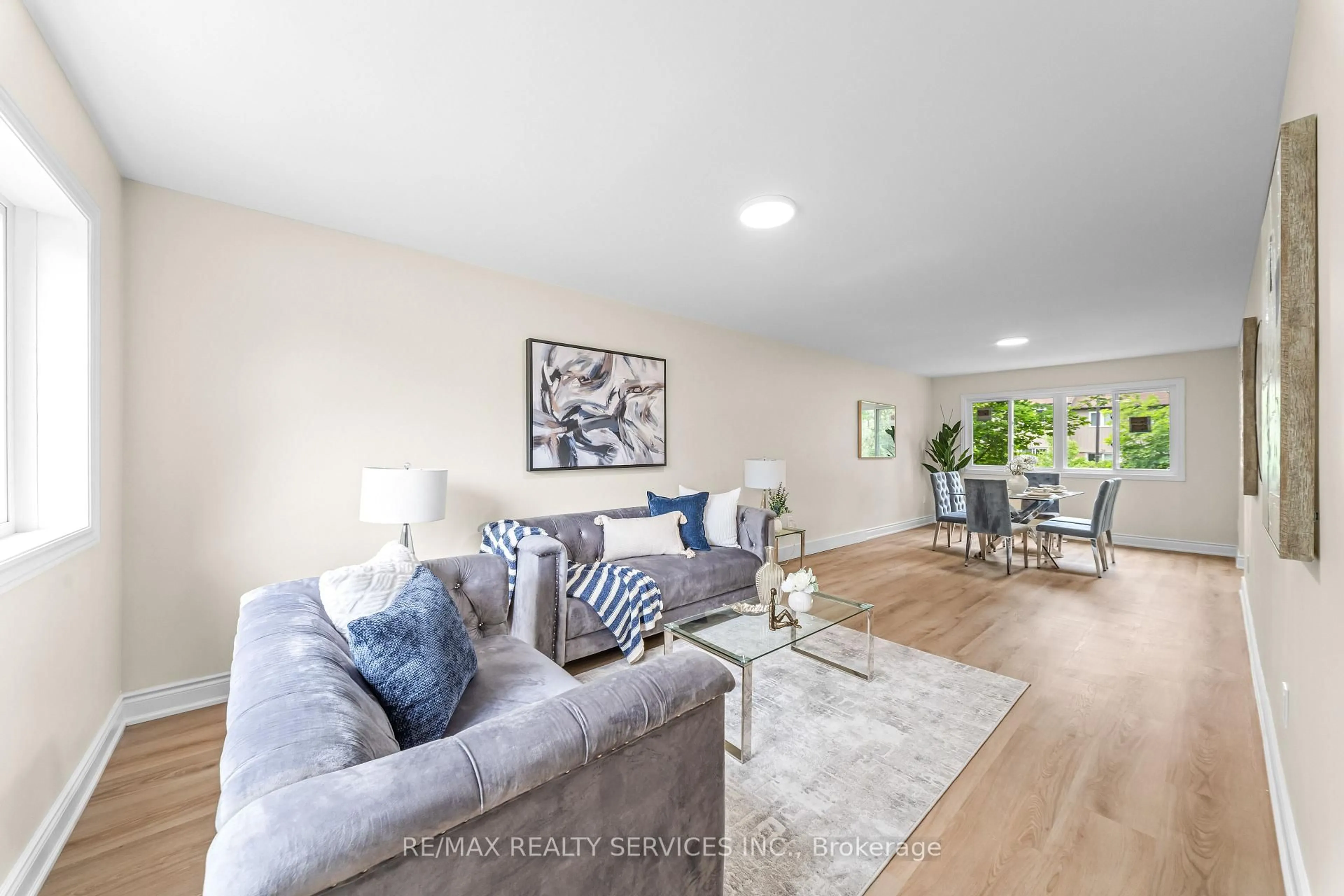 Living room with furniture, unknown for 7030 Copenhagen Rd #1, Mississauga Ontario L5N 2P3