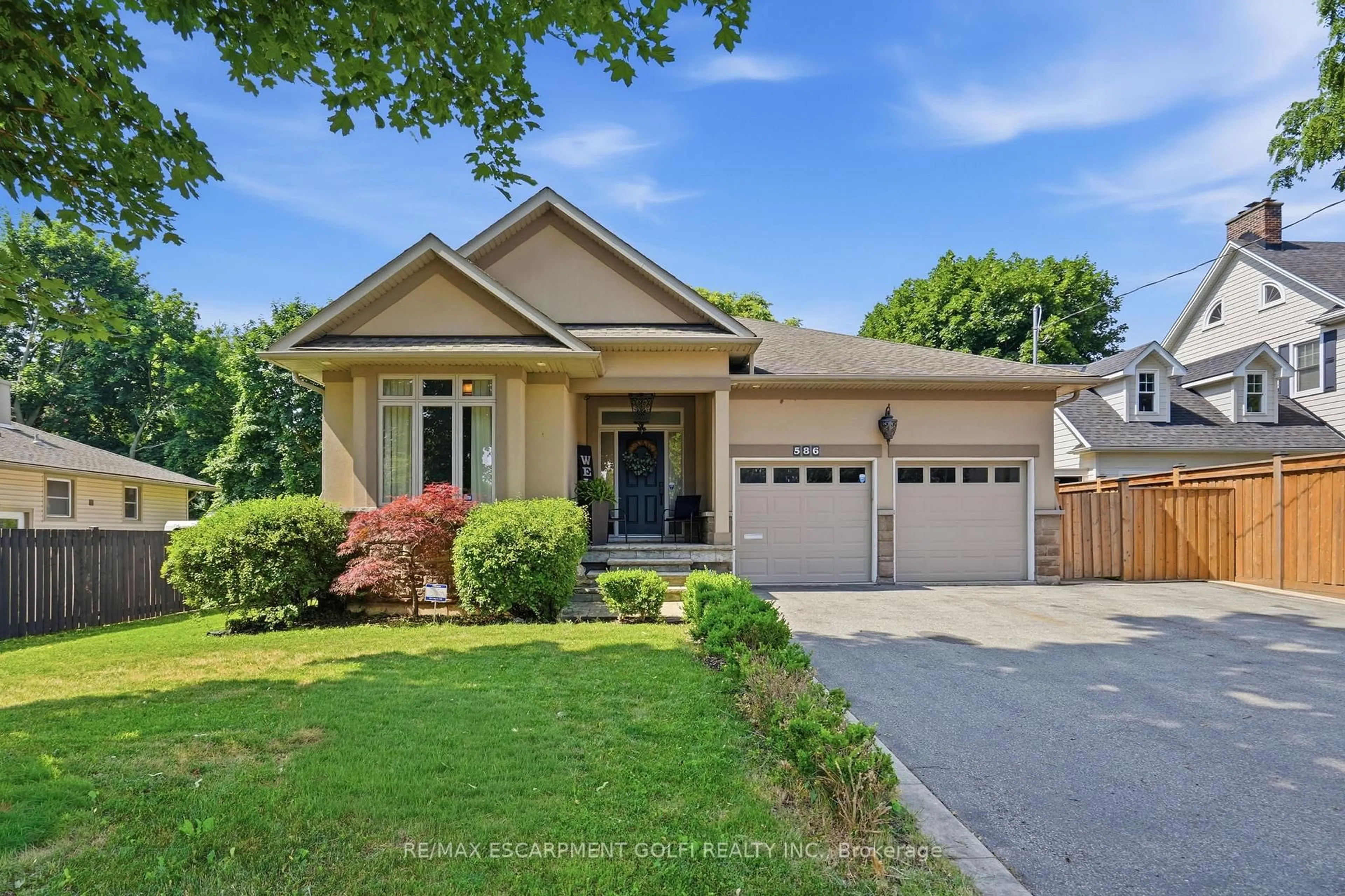 Unknown for 586 Maple Ave, Burlington Ontario L7S 2K8