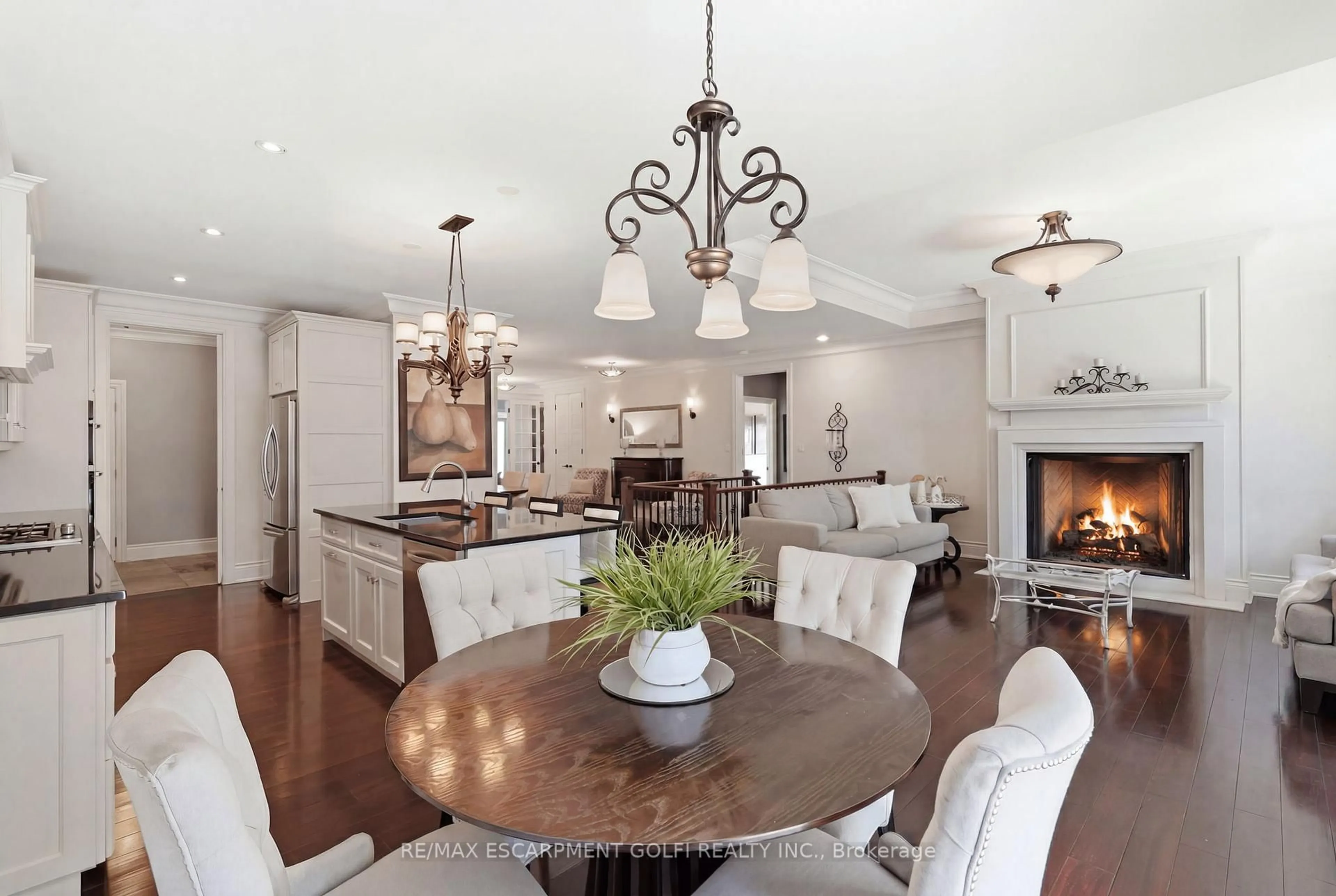 Open concept kitchen, unknown for 586 Maple Ave, Burlington Ontario L7S 2K8