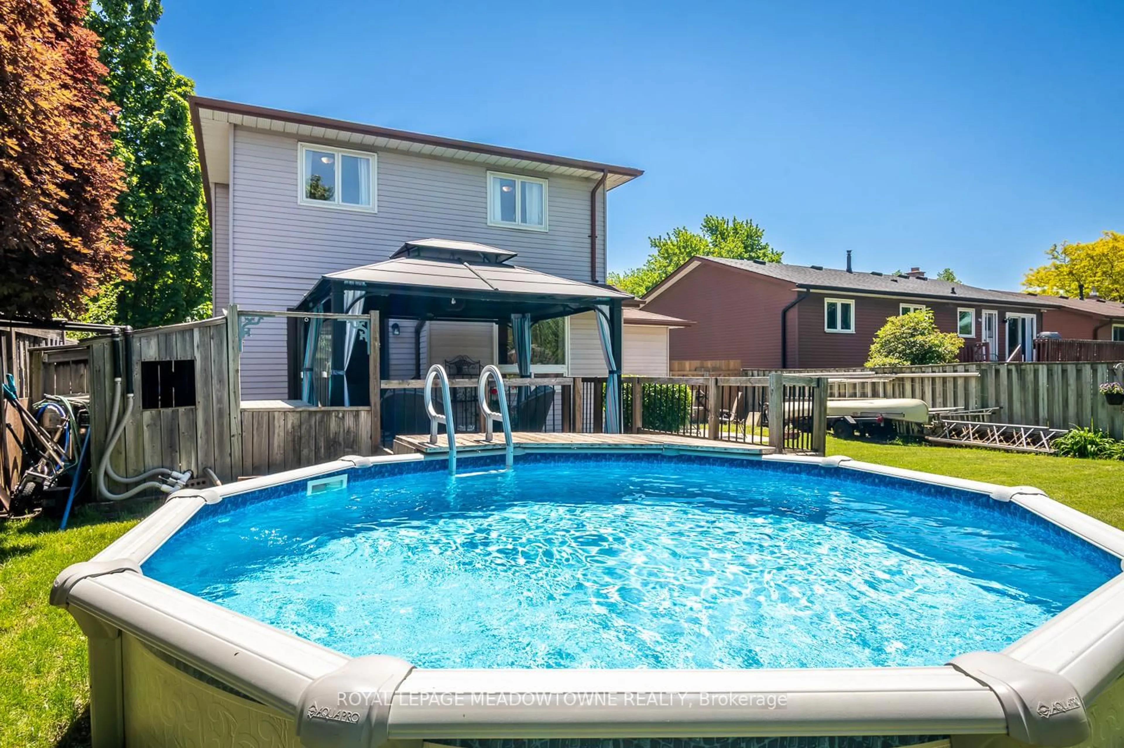 Pool for 889 Morley Ave, Milton Ontario L9T 4Y2