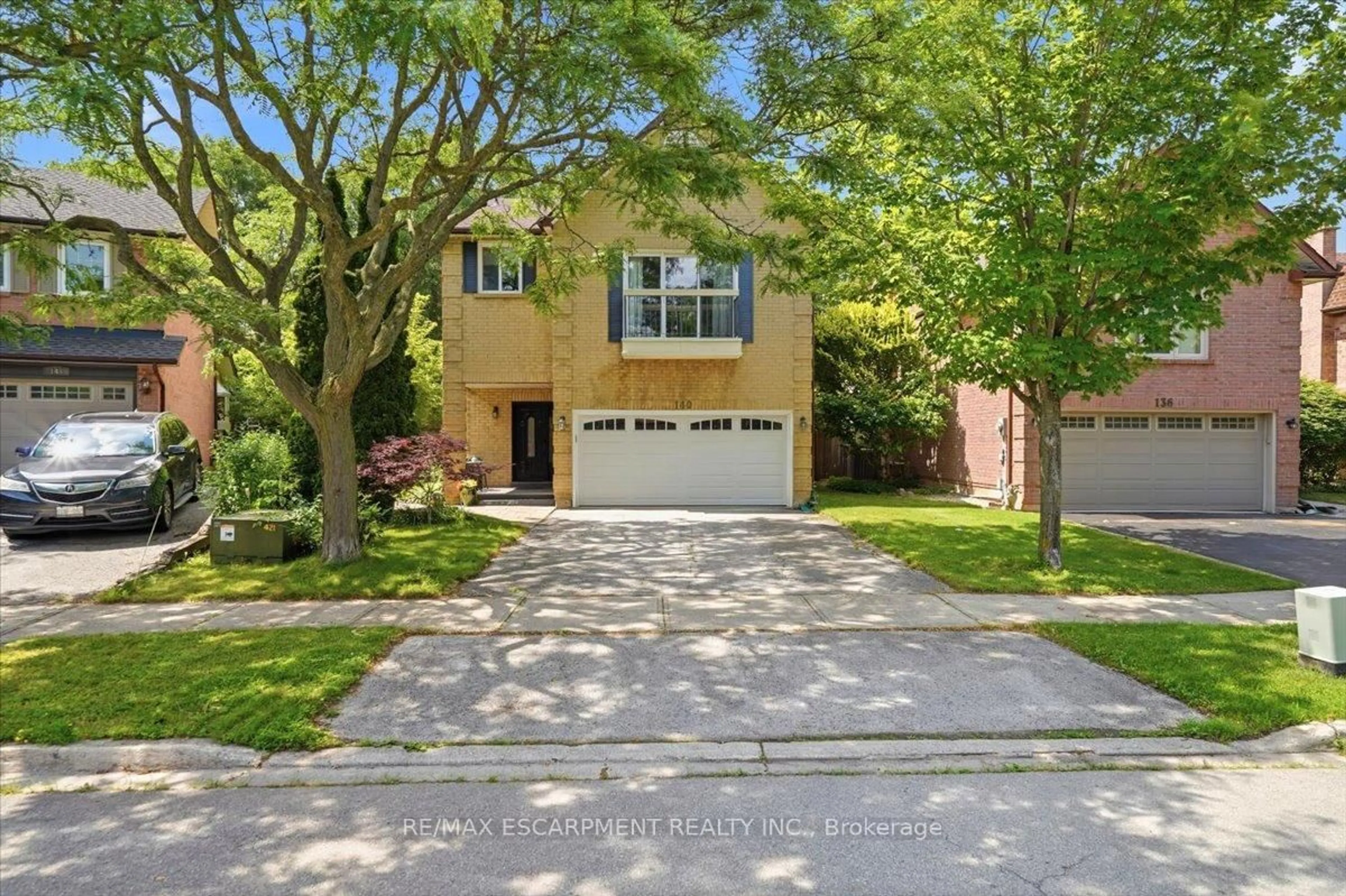Home with brick exterior material, street for 140 Romain Cres, Oakville Ontario L6H 5A6