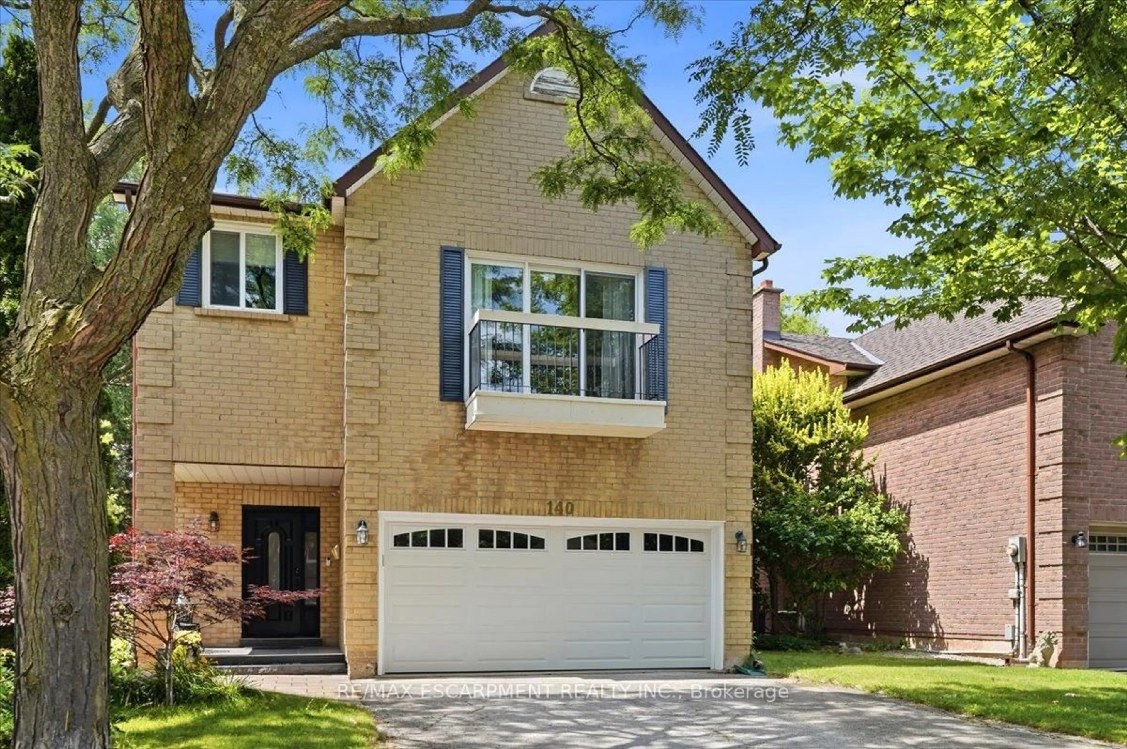 Home with brick exterior material, street for 140 Romain Cres, Oakville Ontario L6H 5A6