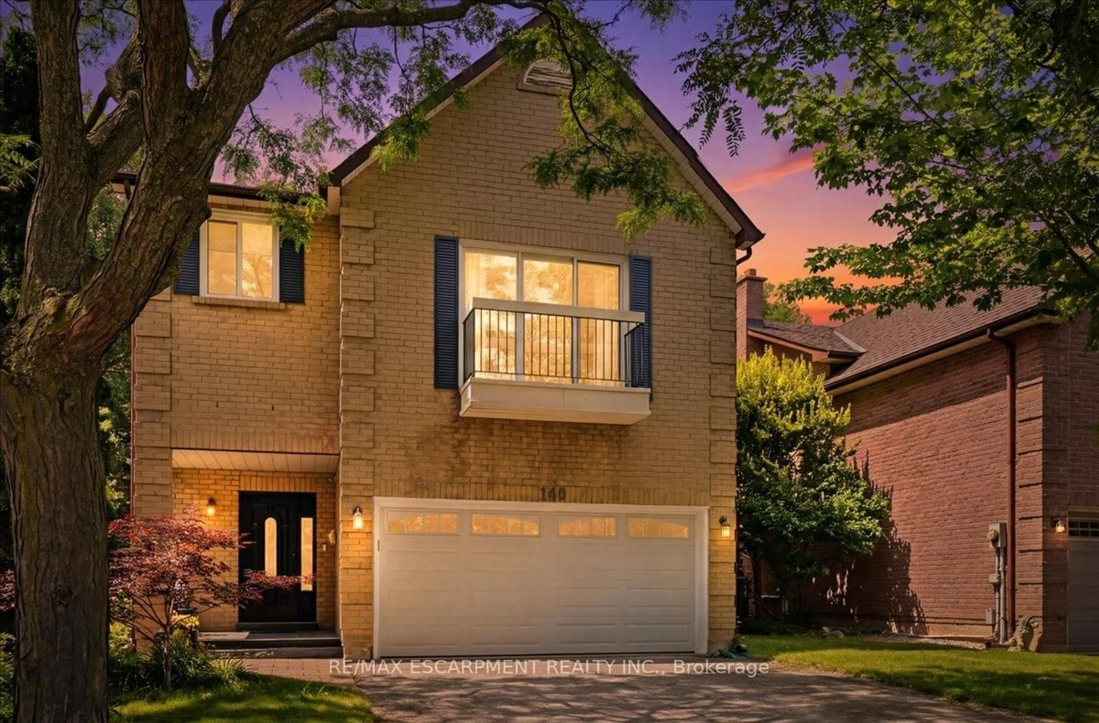 Home with brick exterior material, street for 140 Romain Cres, Oakville Ontario L6H 5A6