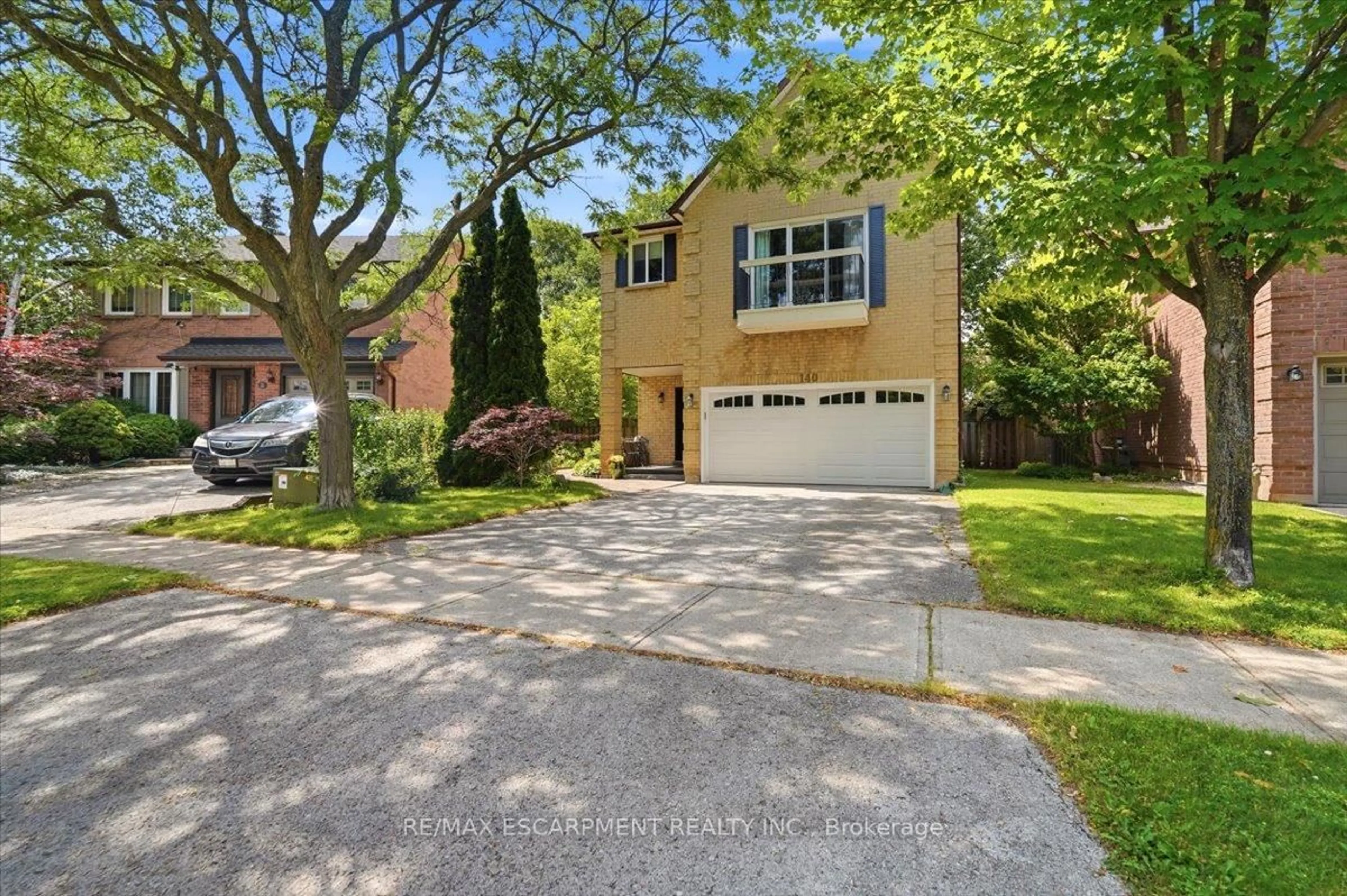 Home with brick exterior material, street for 140 Romain Cres, Oakville Ontario L6H 5A6