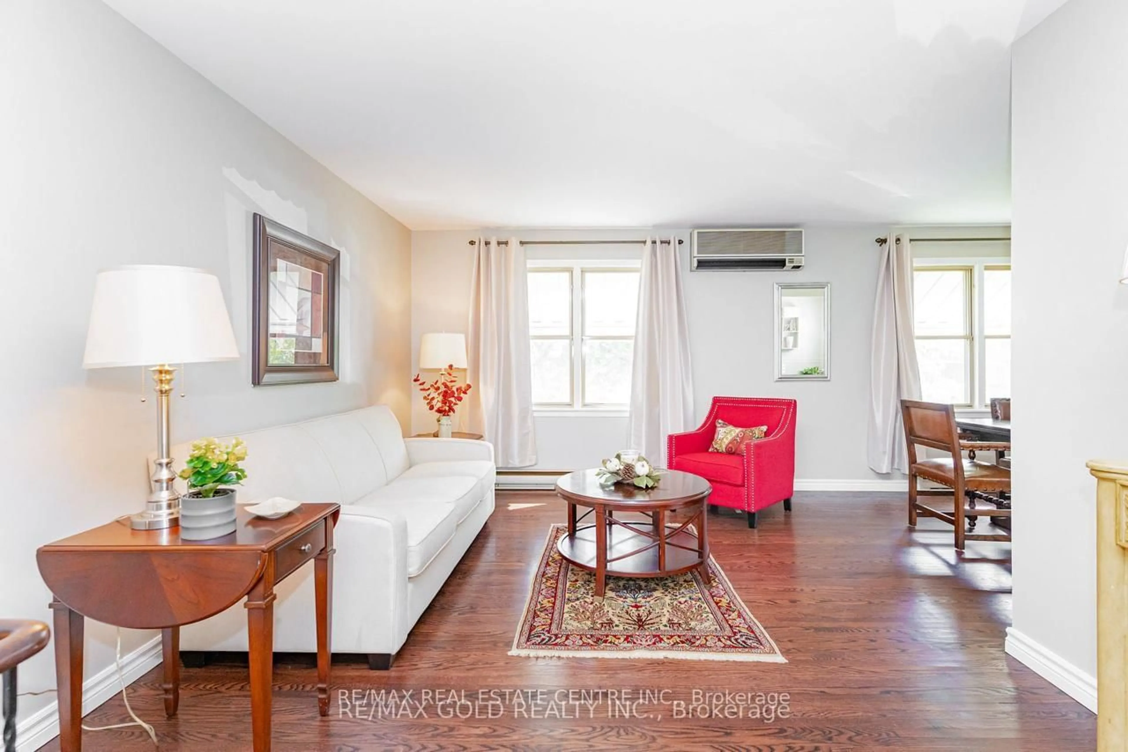 Living room with furniture, unknown for 67 Cavendish Cres, Brampton Ontario L6T 1Z4