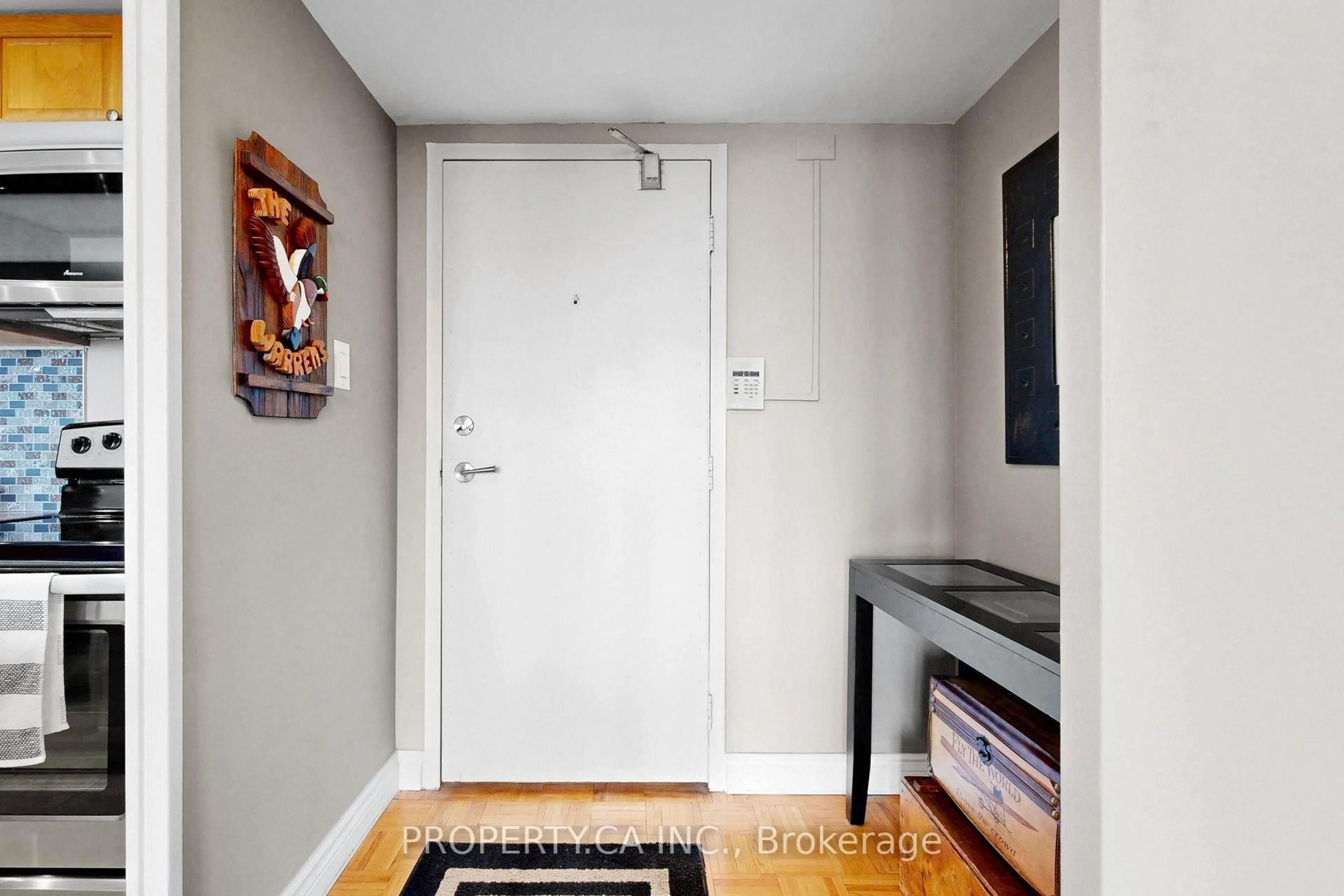 Indoor entryway for 1333 Bloor St #802, Mississauga Ontario L4Y 3T6