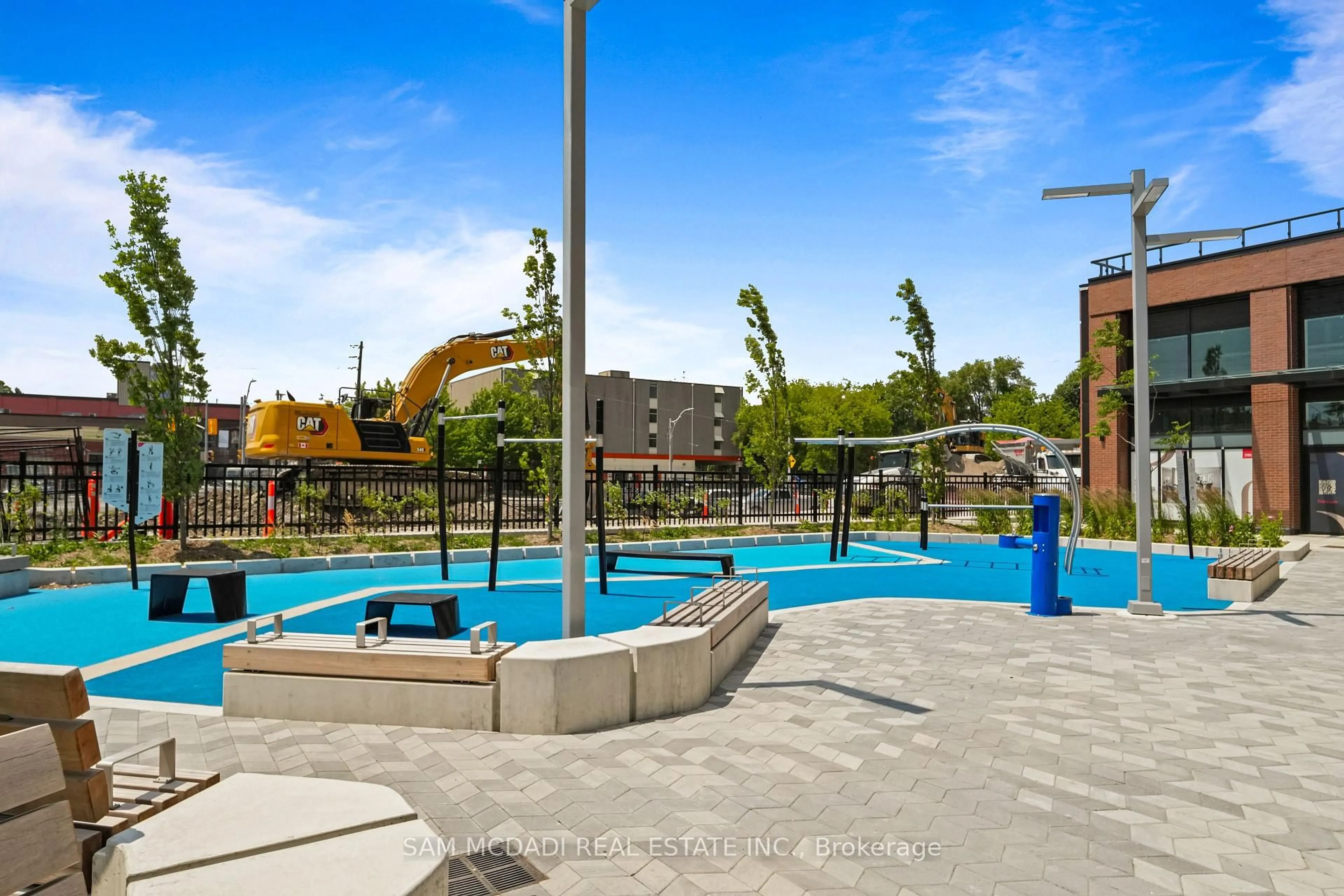 Pool for 858 Dupont St #304, Toronto Ontario M6G 0C1