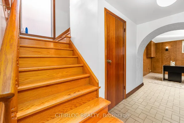 74 Erie St, Toronto 5