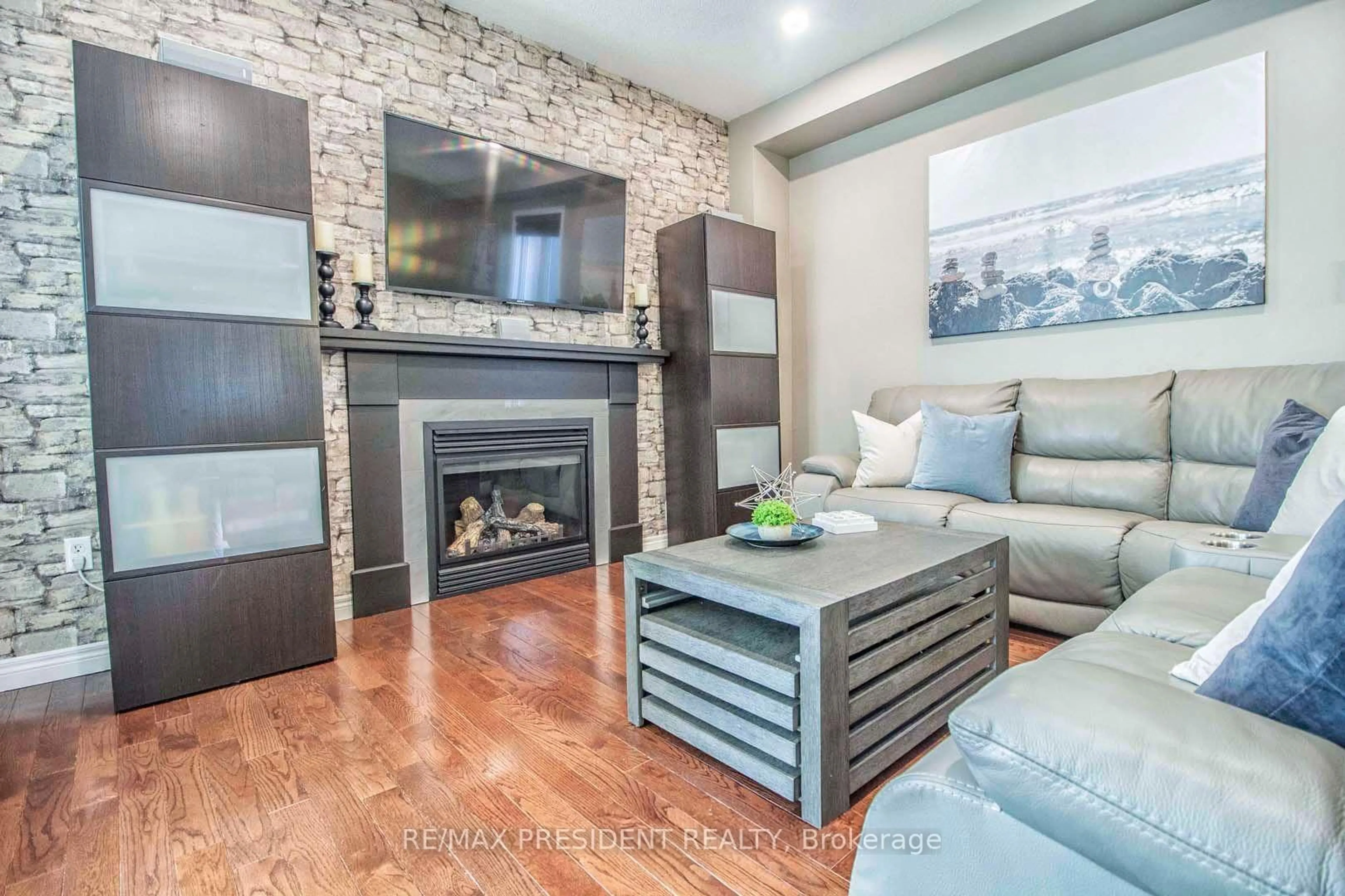 Living room with furniture, unknown for 44 Robitaille Dr, Brampton Ontario L6R 0H6