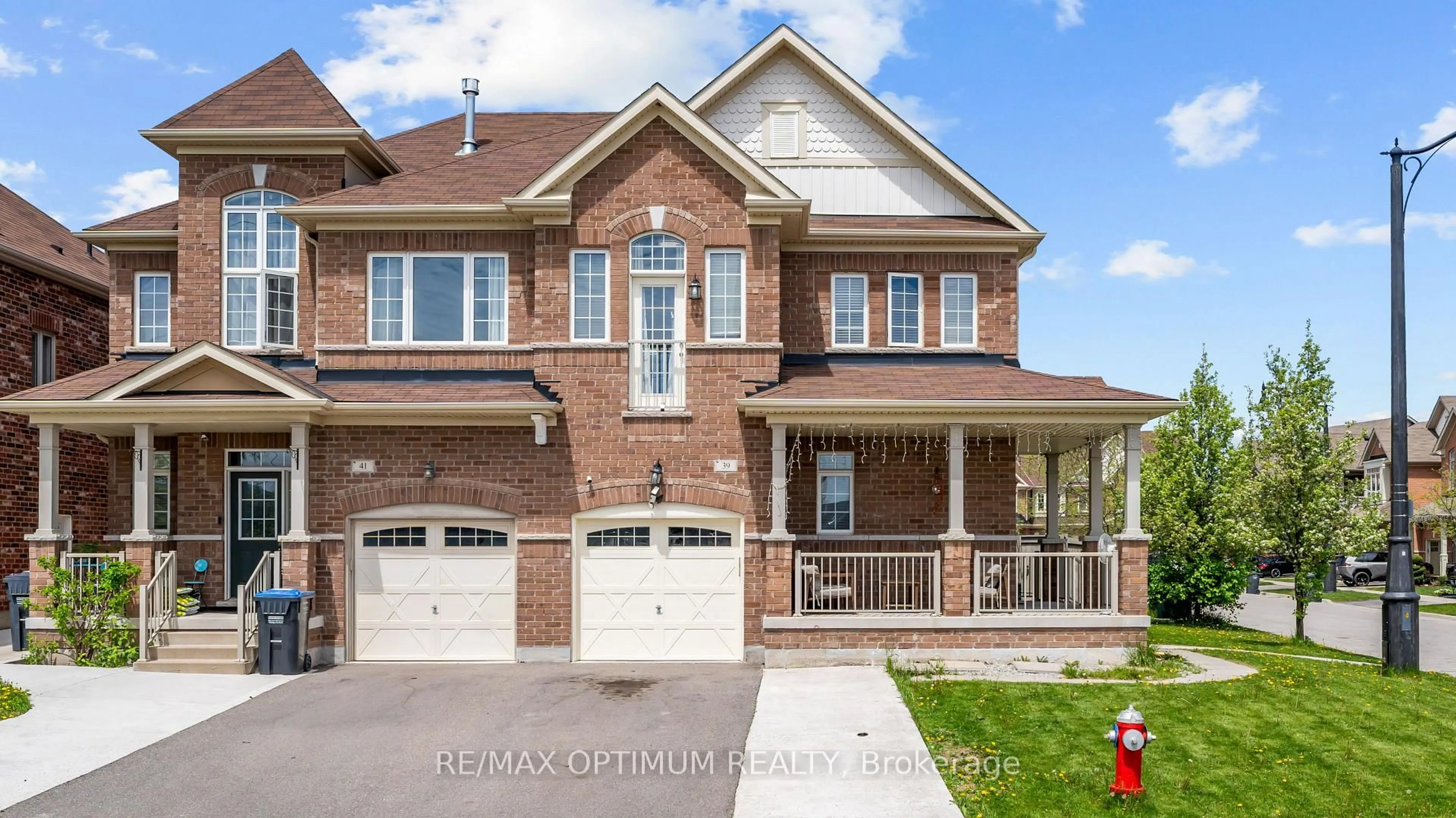 Home with brick exterior material, street for 39 Divinity Circ, Brampton Ontario L7A 3Y4
