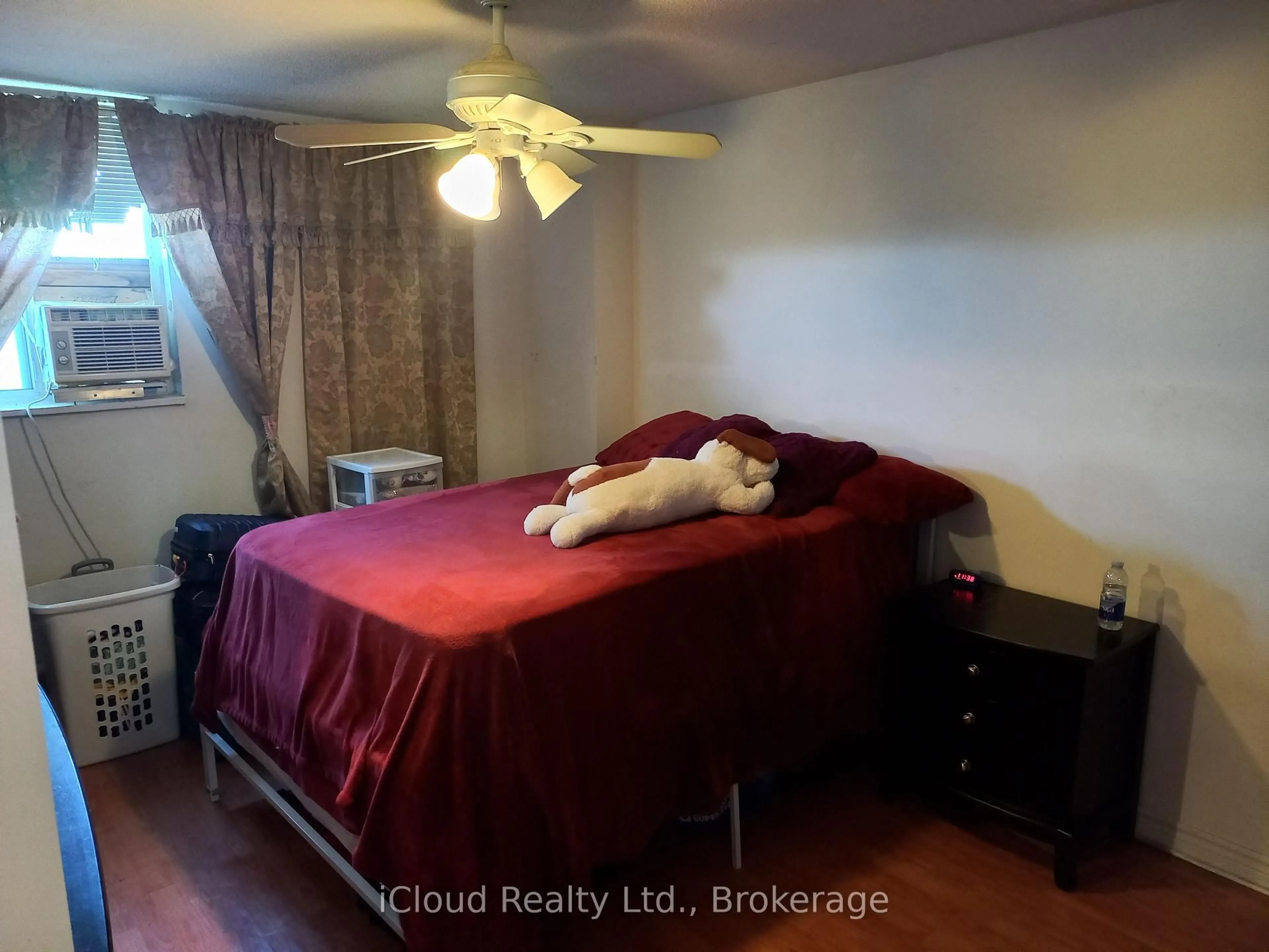 A pic of a room for 390 Dixon Rd #806, Toronto Ontario M9R 1T4