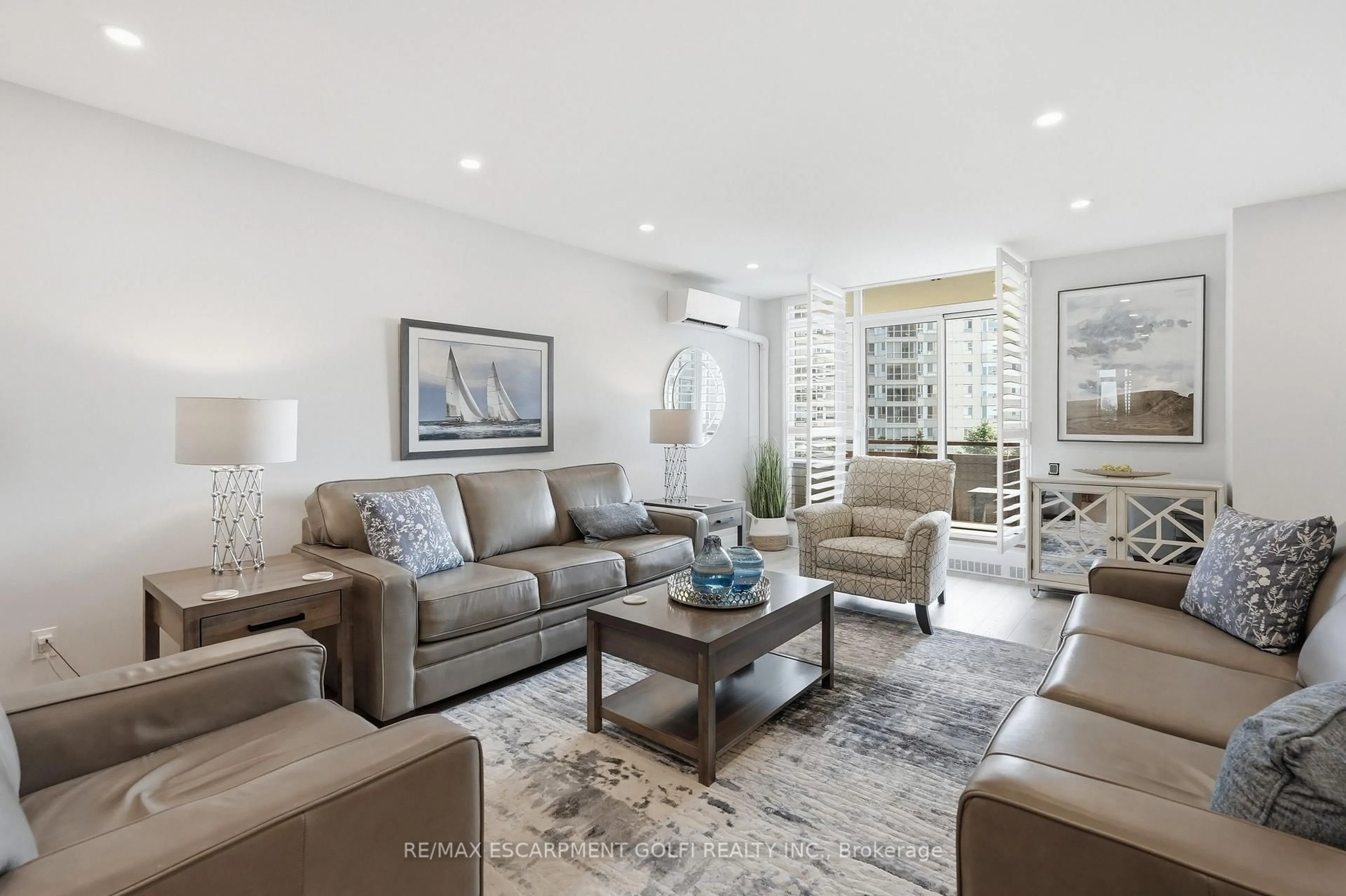 Living room with furniture, unknown for 5250 Lakeshore Rd #508, Burlington Ontario L7L 5L2