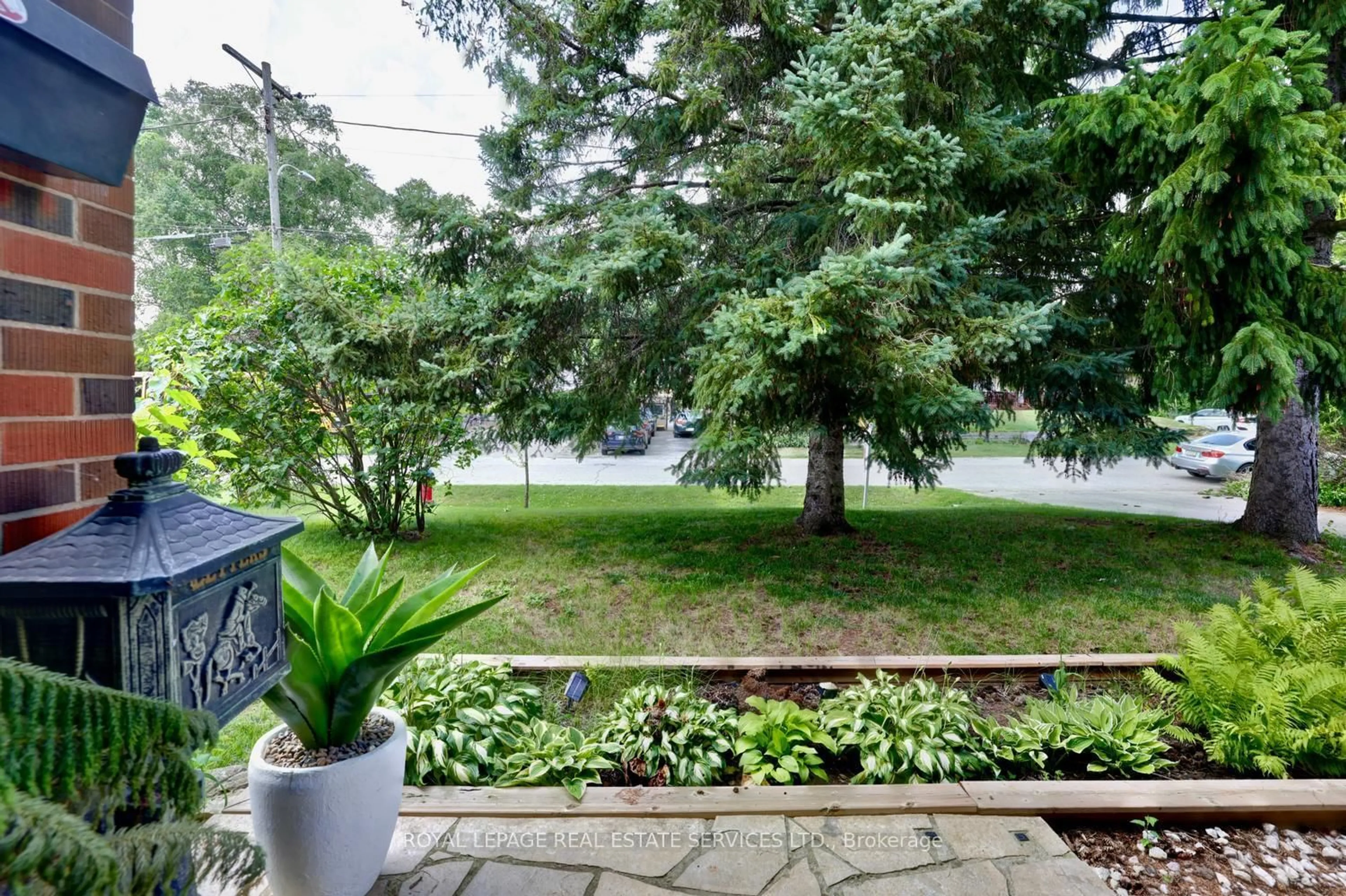 Patio, water/lake/river/ocean view for 1028 Cedar Ave, Burlington Ontario L7T 2S1