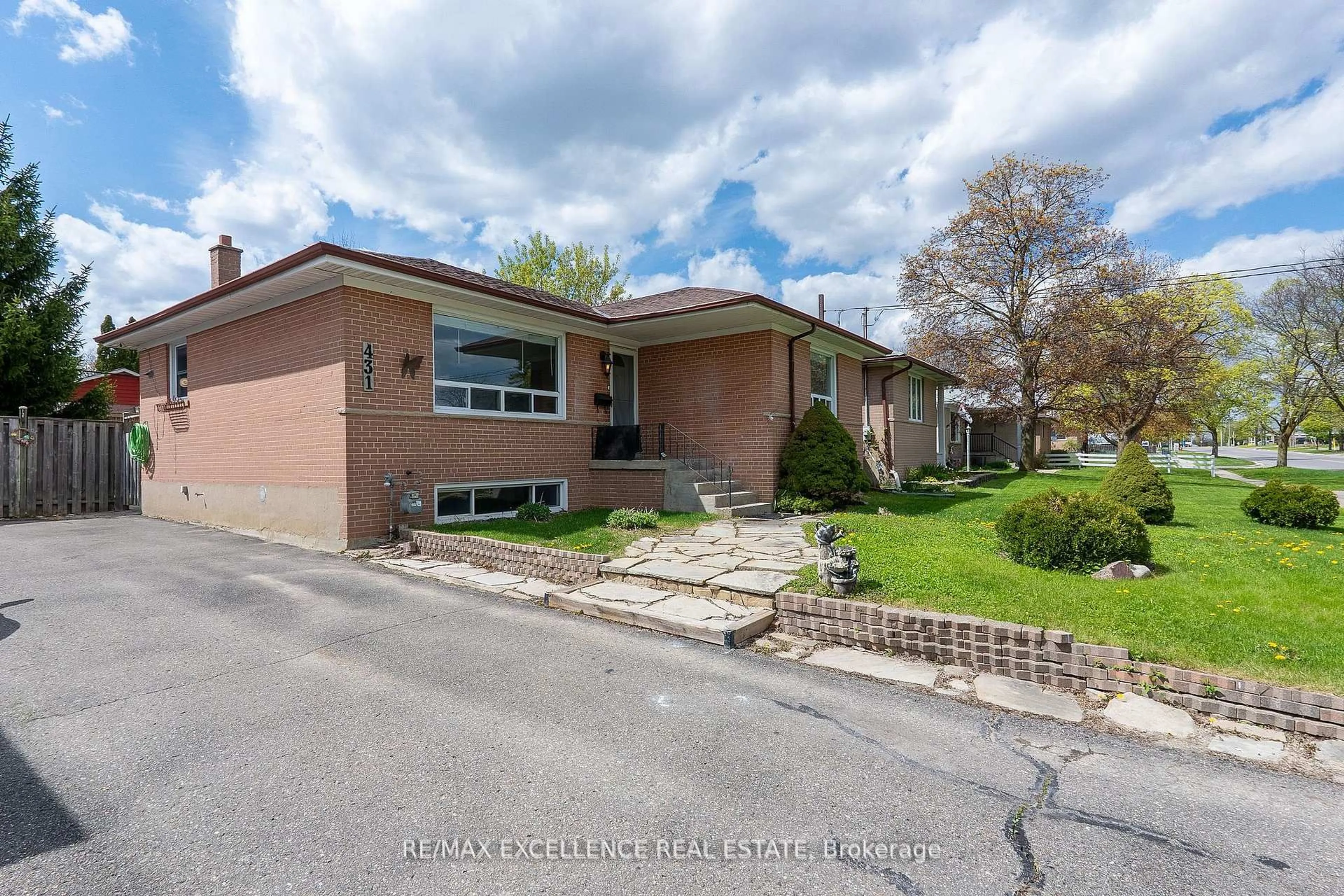 Home with brick exterior material, street for 431 Delrex Blvd, Halton Hills Ontario L7G 4J1