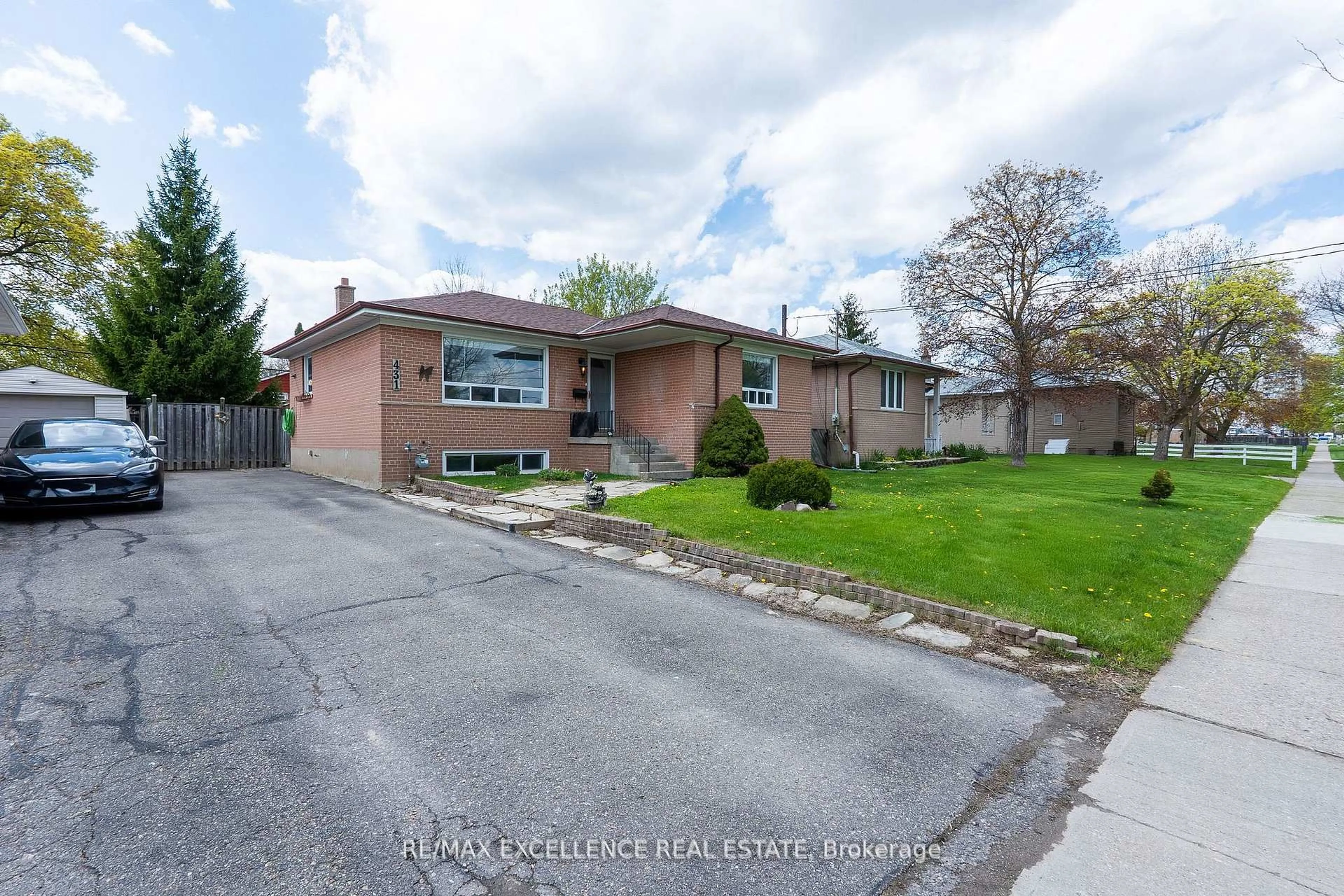 Home with brick exterior material, street for 431 Delrex Blvd, Halton Hills Ontario L7G 4J1
