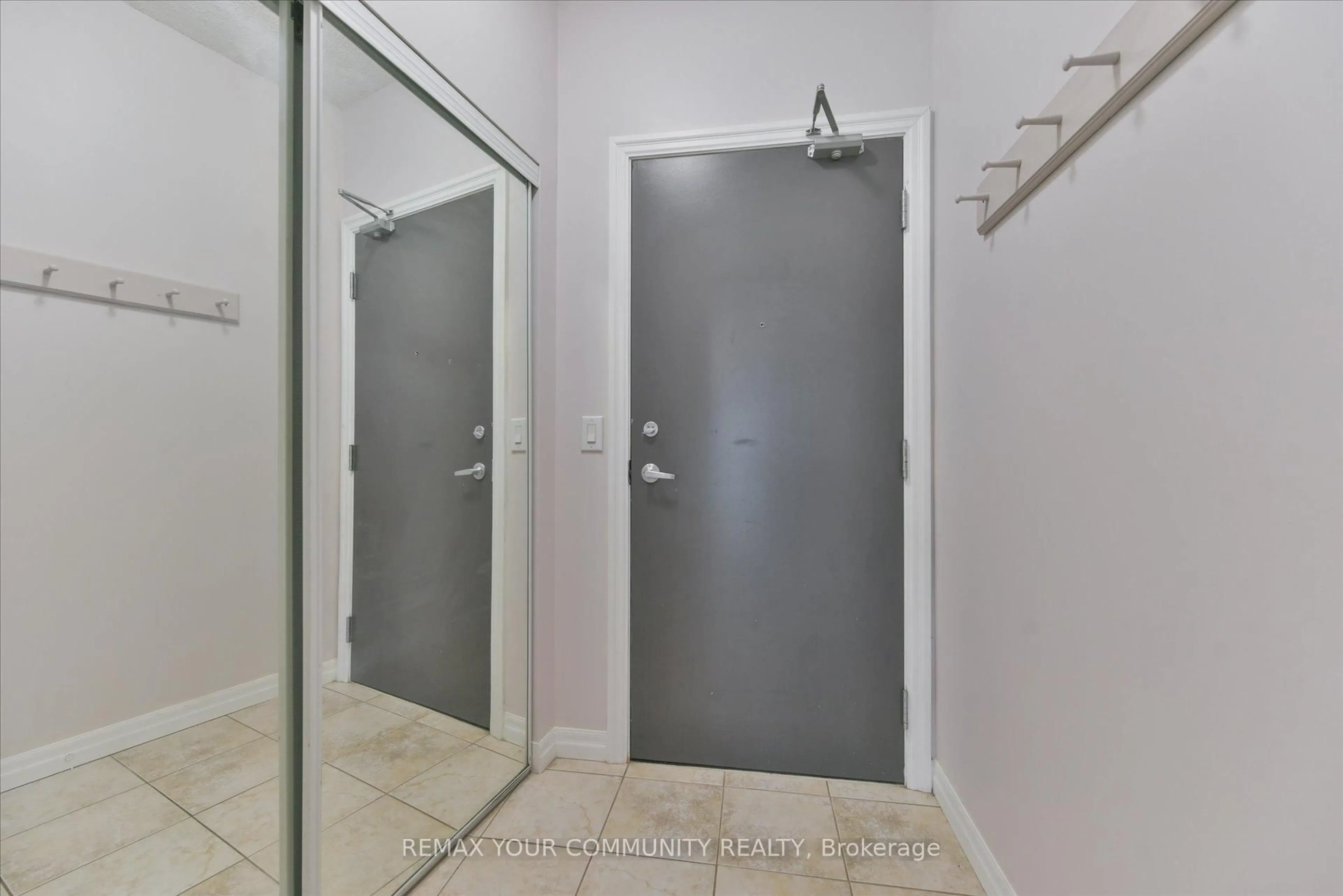 Unknown for 223 Webb Dr #908, Mississauga Ontario L5B 0E8