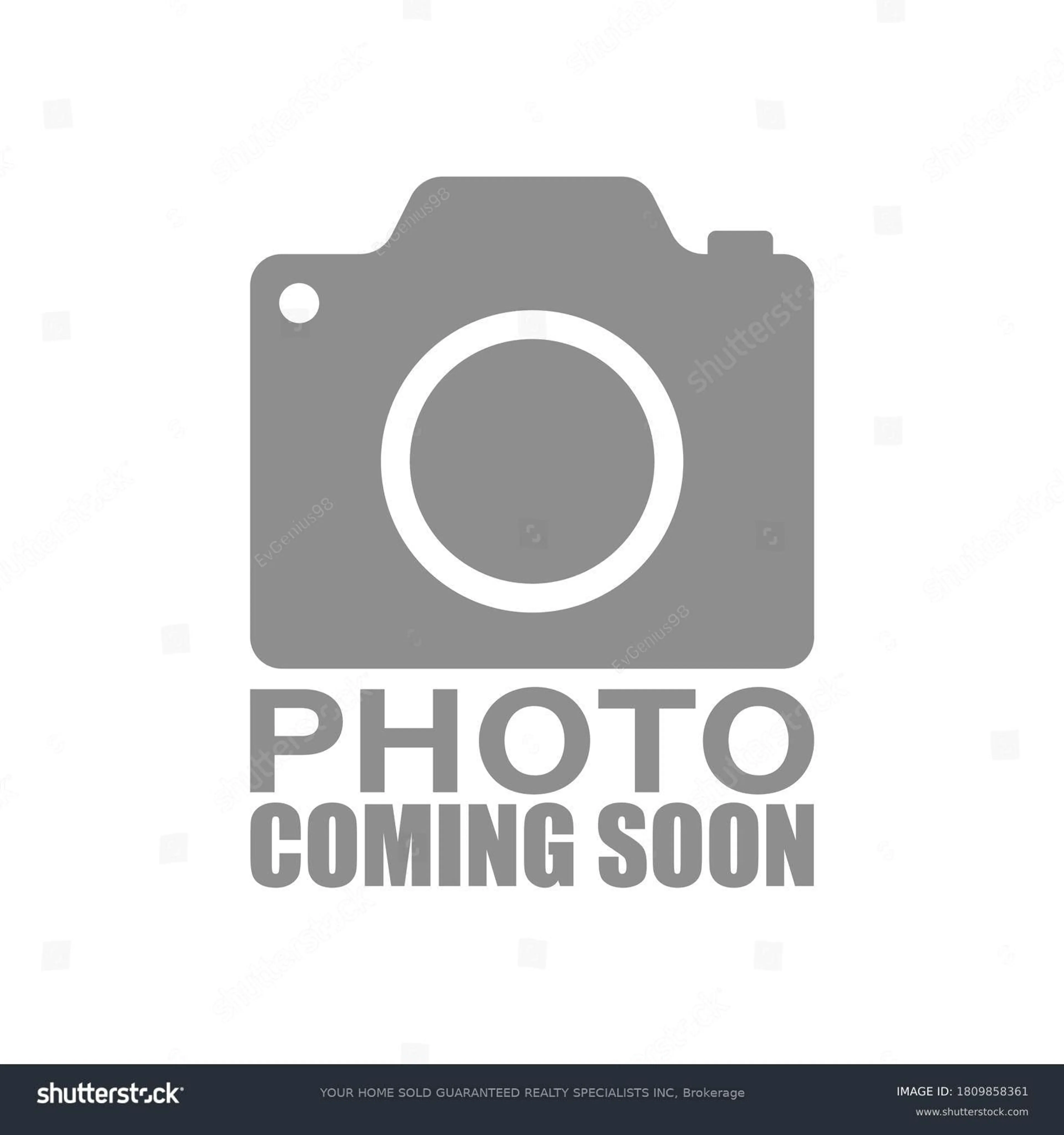 Blurry image for 5 Hallow Cres, Toronto Ontario M9W 2V8