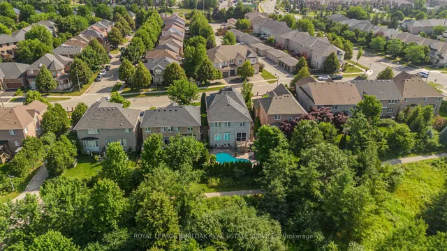 2330 Valleyridge Dr, Oakville 2
