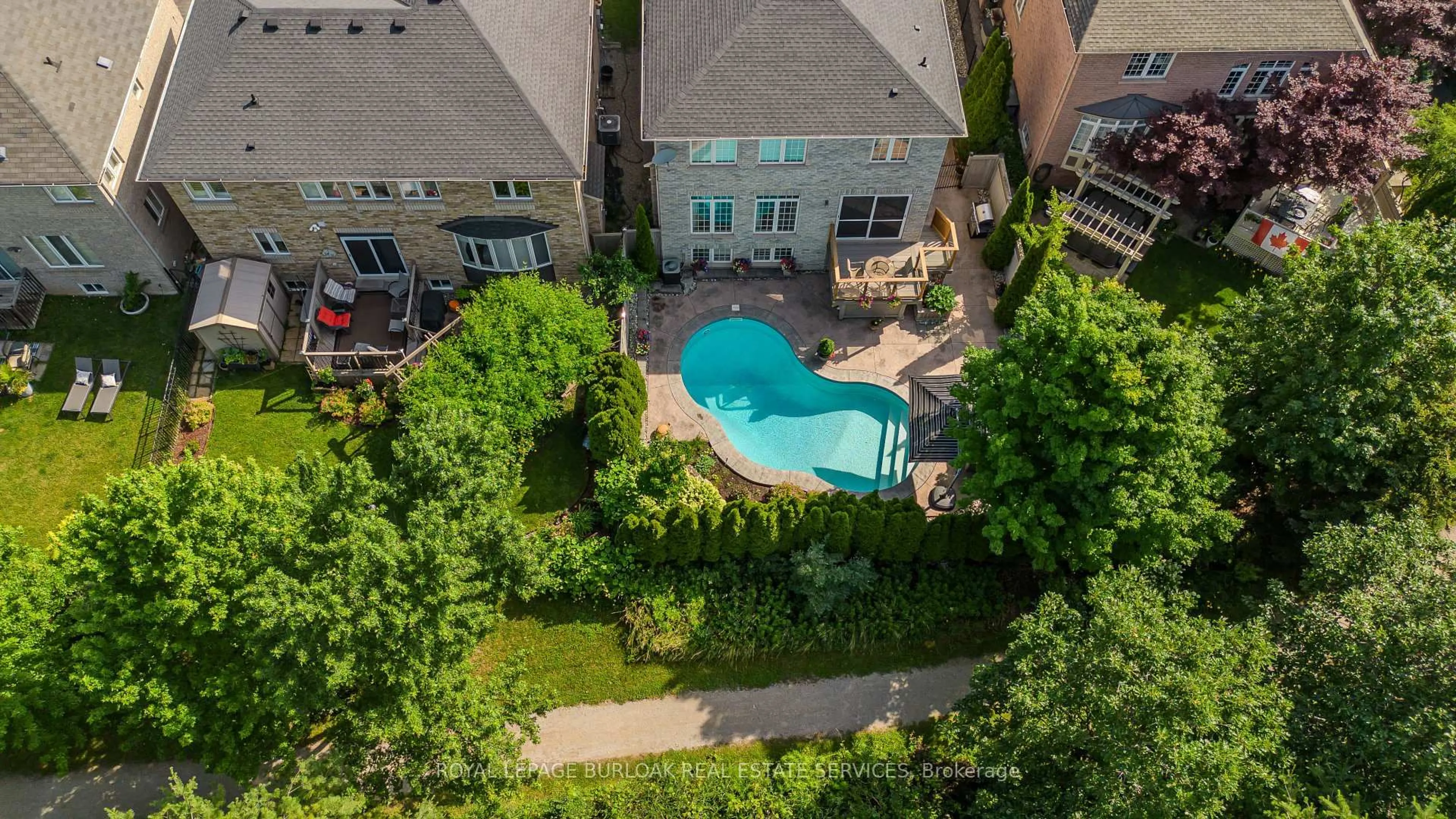 Pool for 2330 Valleyridge Dr, Oakville Ontario L6M 5C7