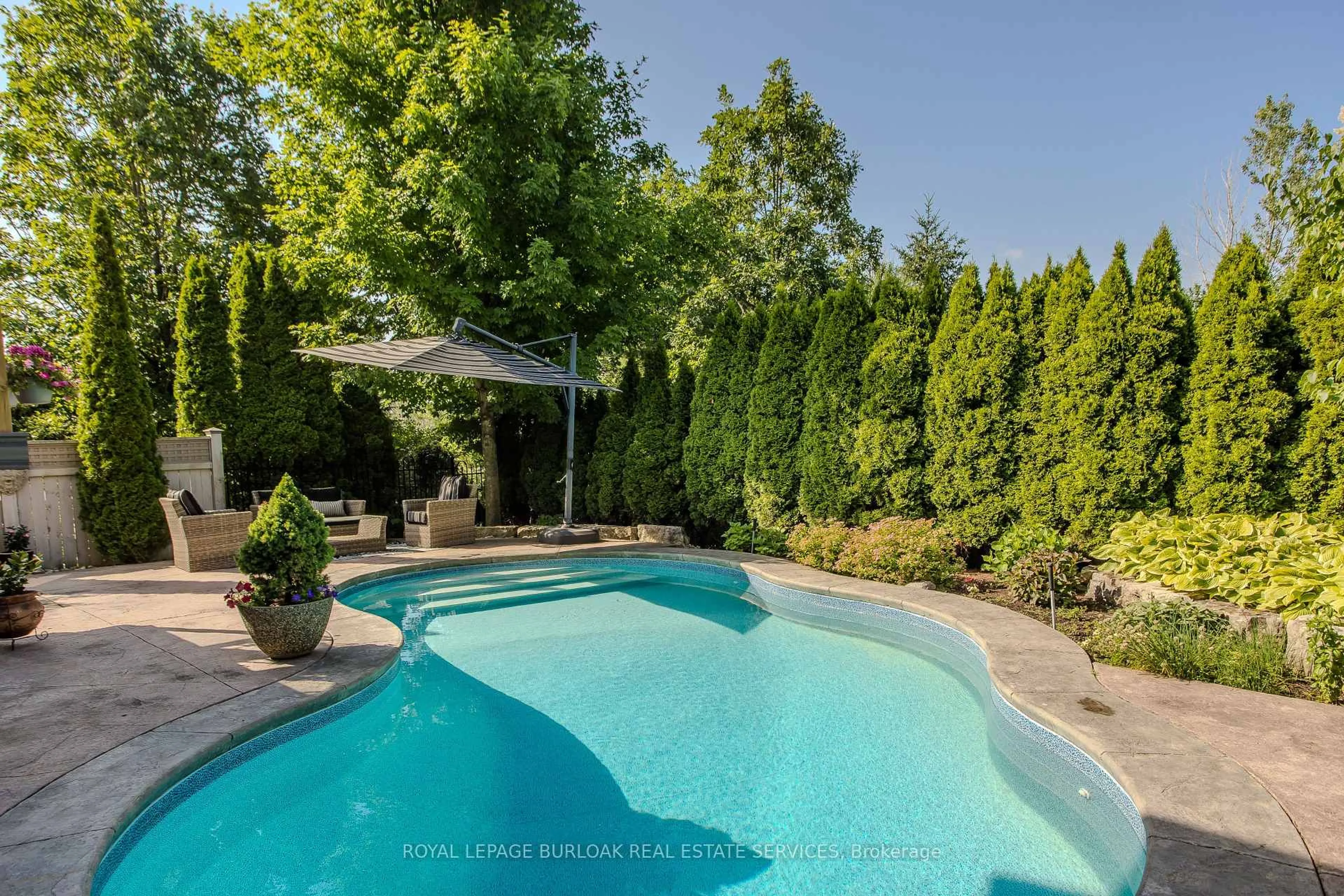 Pool for 2330 Valleyridge Dr, Oakville Ontario L6M 5C7