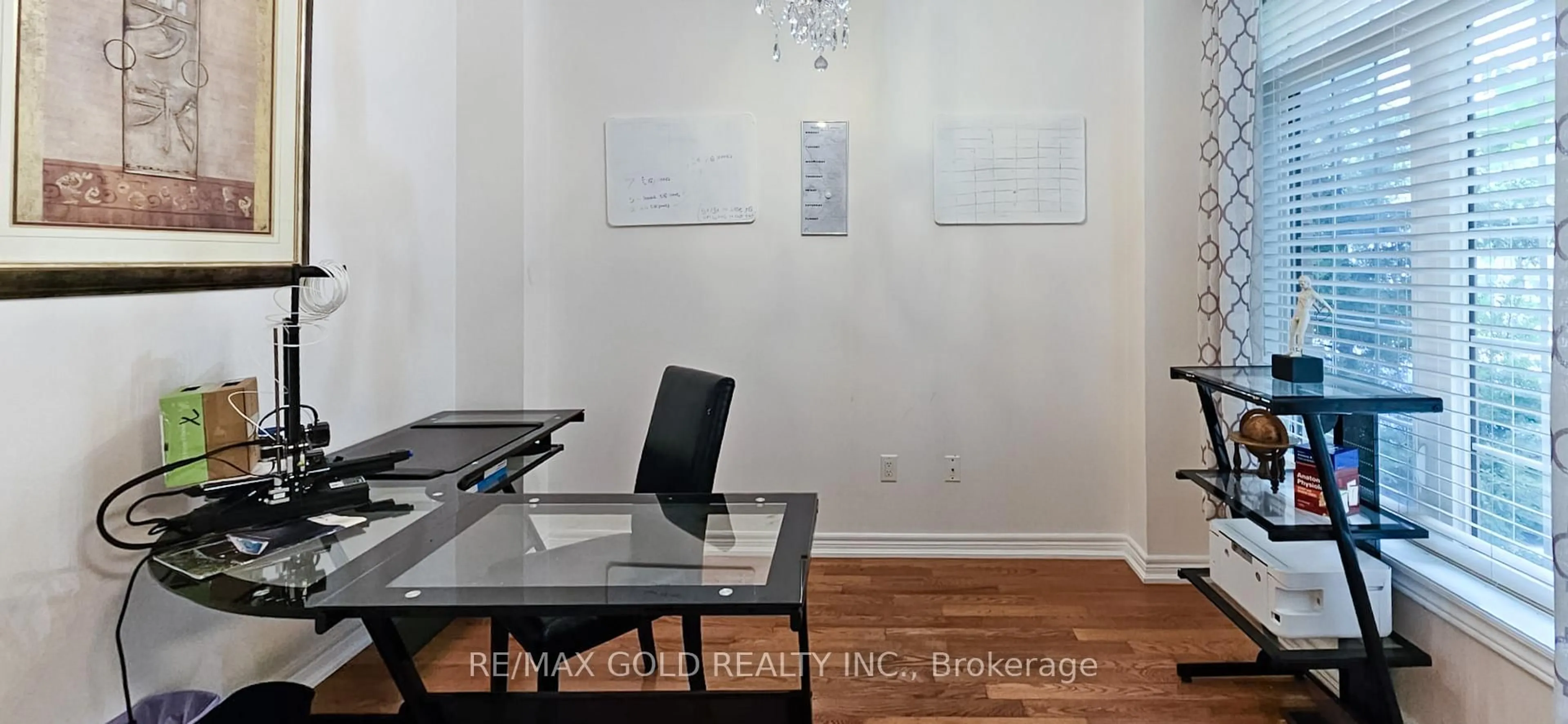 Dining room, wood/laminate floor for 7 Royal Links Circ, Brampton Ontario L6P 2W9
