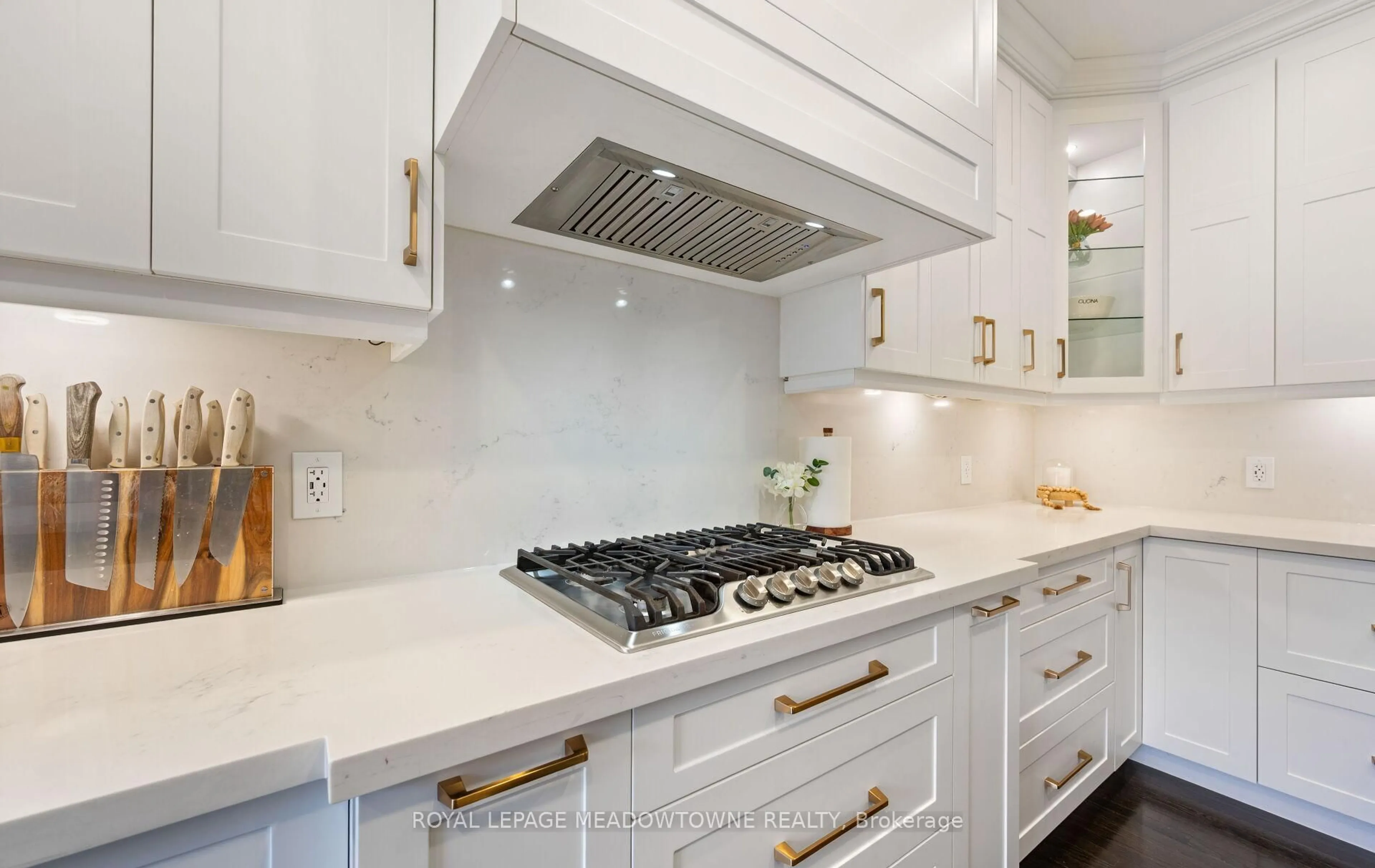 Contemporary kitchen, ceramic/tile floor for 12 Shediac Rd, Brampton Ontario L6Y 0V8
