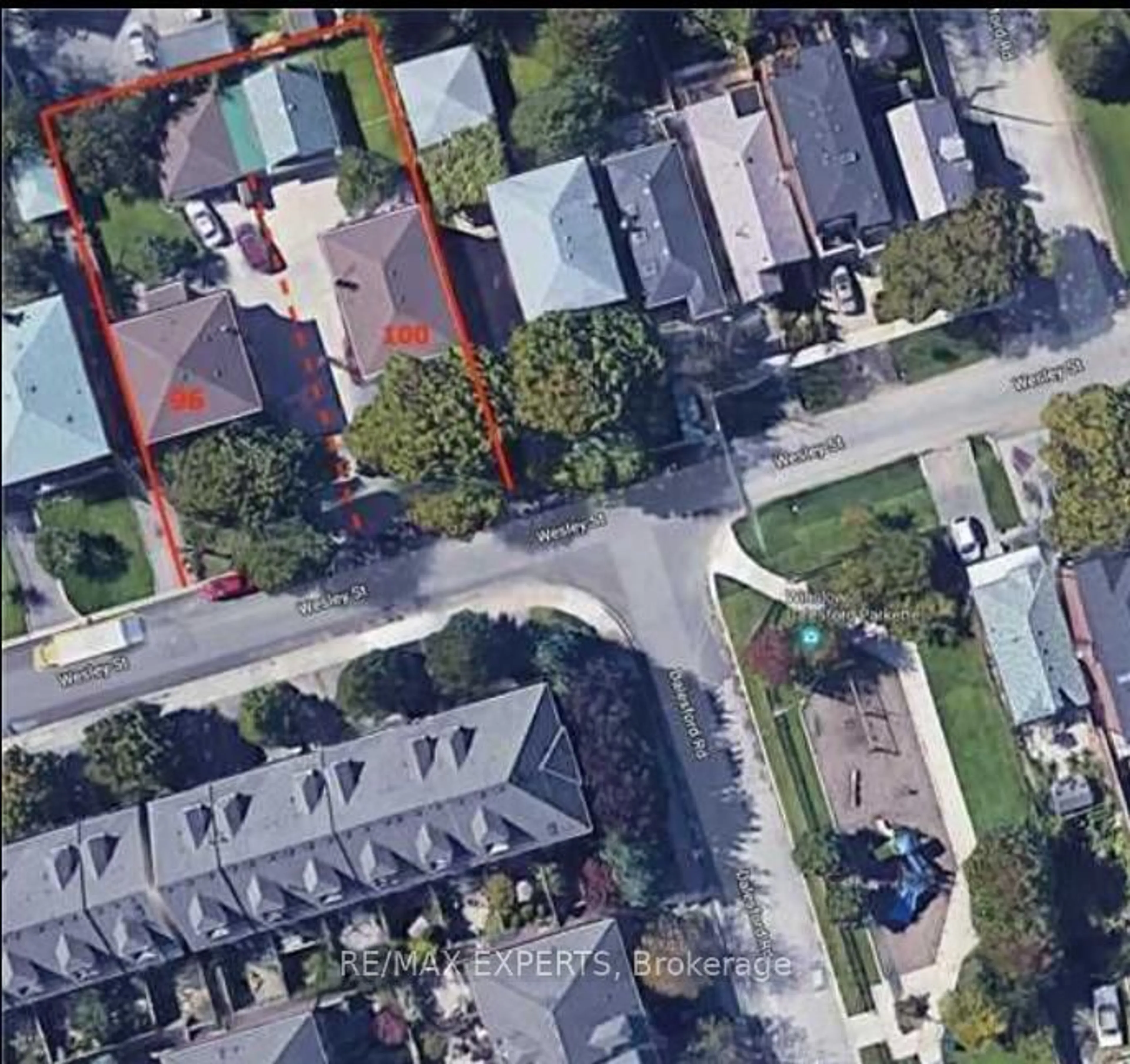 A pic from outside/outdoor area/front of a property/back of a property/a pic from drone, street for 96 Wesley St, Toronto Ontario M8Y 2W7