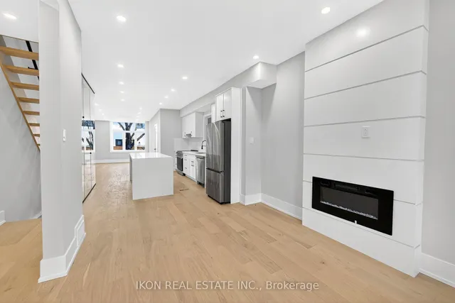 475 Delaware Ave, Toronto 3