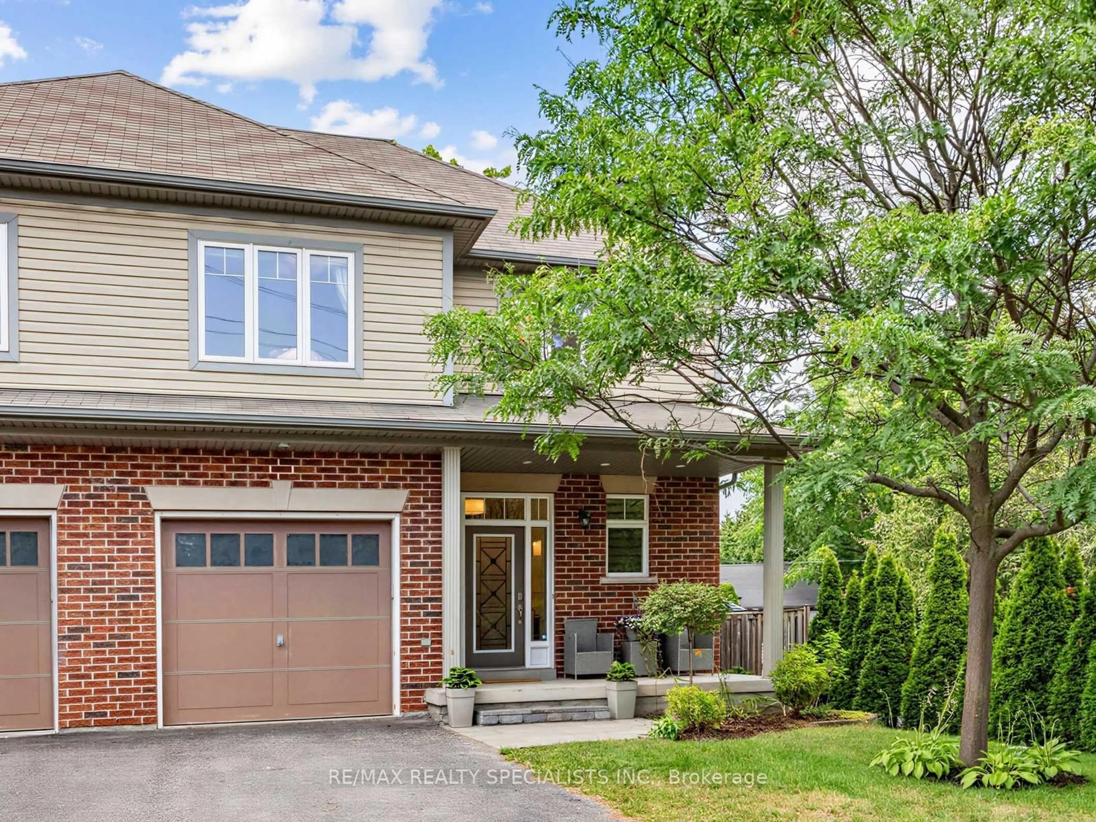Home with brick exterior material, street for 2377 Glenwood School Dr, Burlington Ontario L7R 3R9