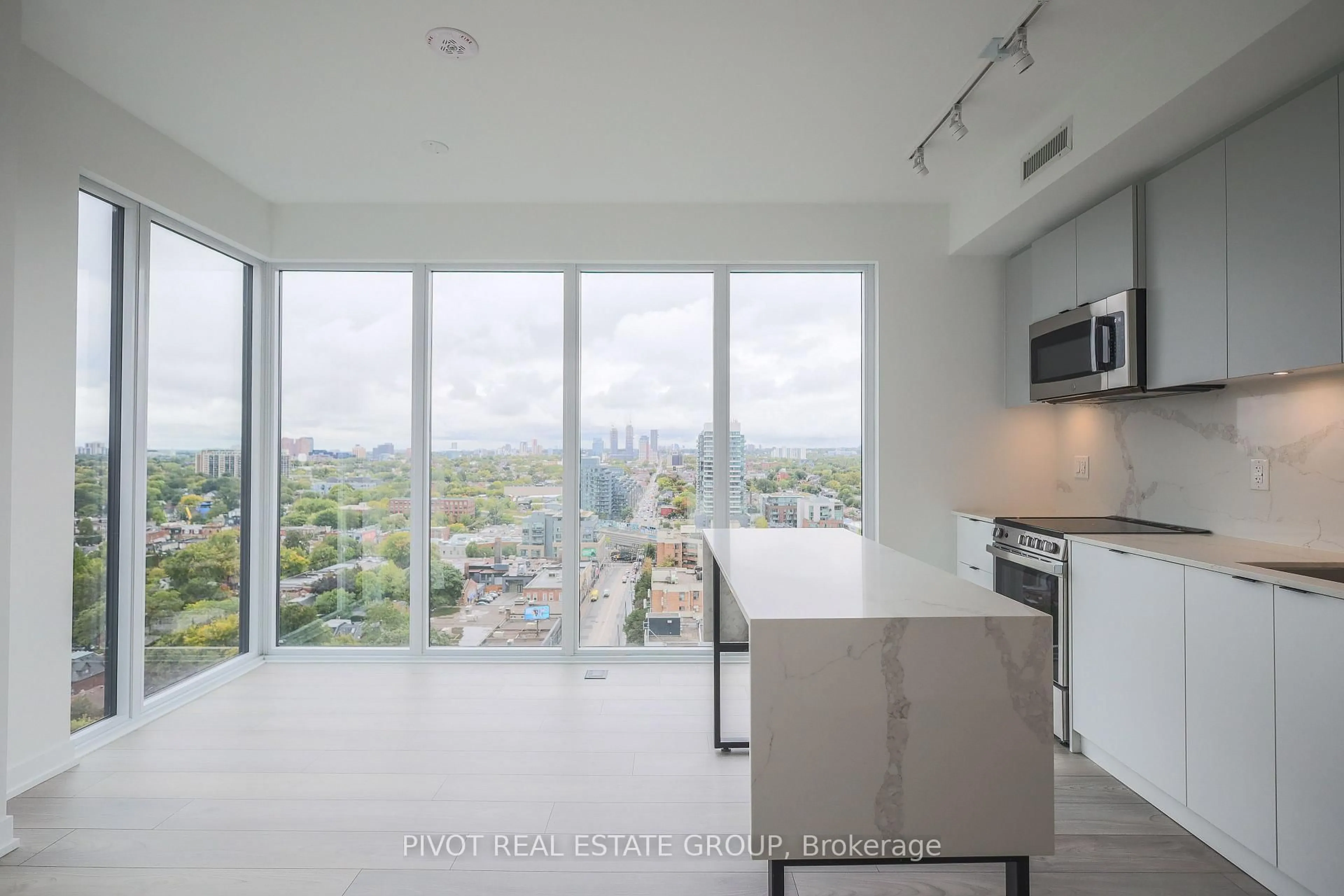 Open concept kitchen, unknown for 285 Dufferin St #1508, Toronto Ontario M6K 0J2