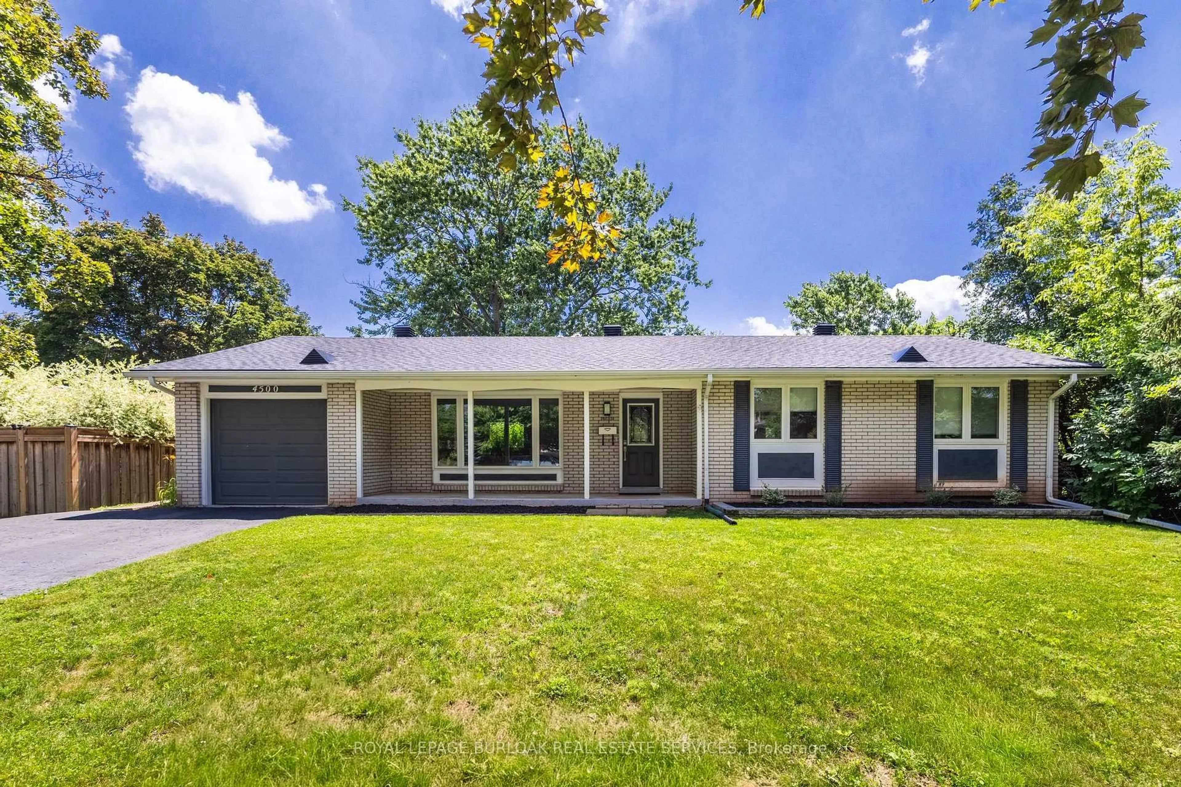 Home with vinyl exterior material, street for 4500 Rogers Rd, Burlington Ontario L7L 1S3